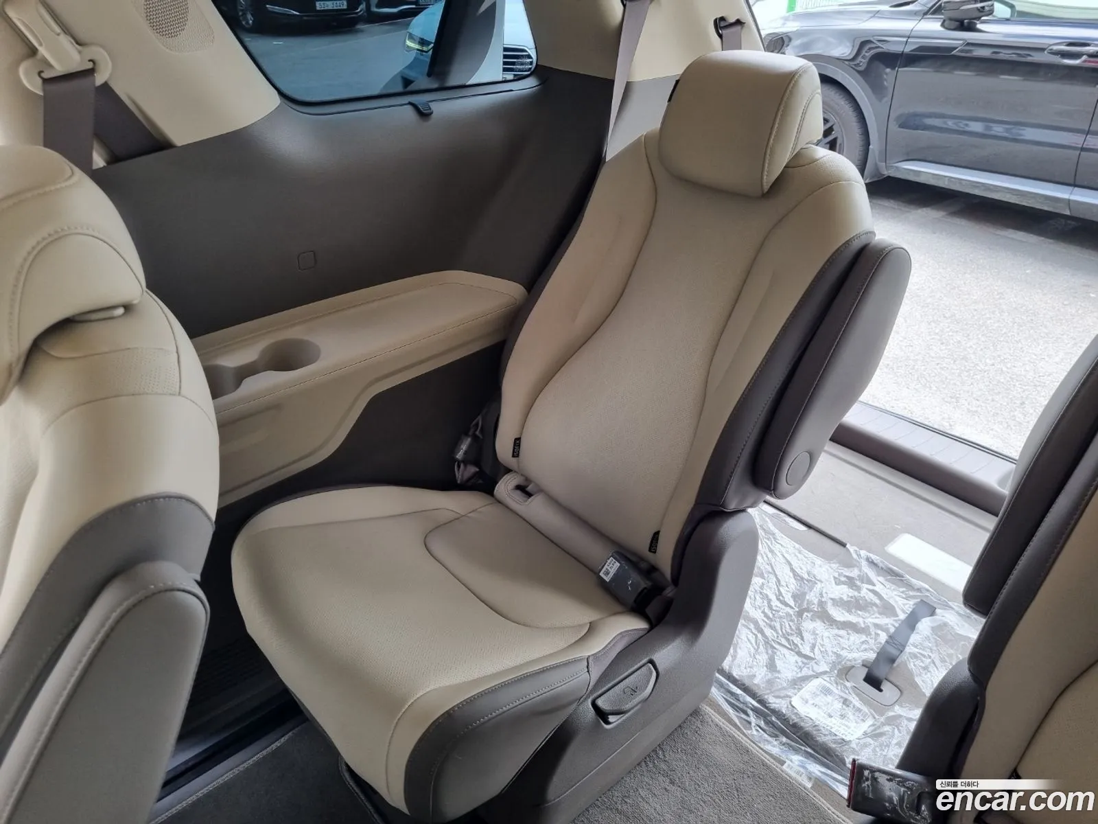 Kia Carnival 2023 — 13