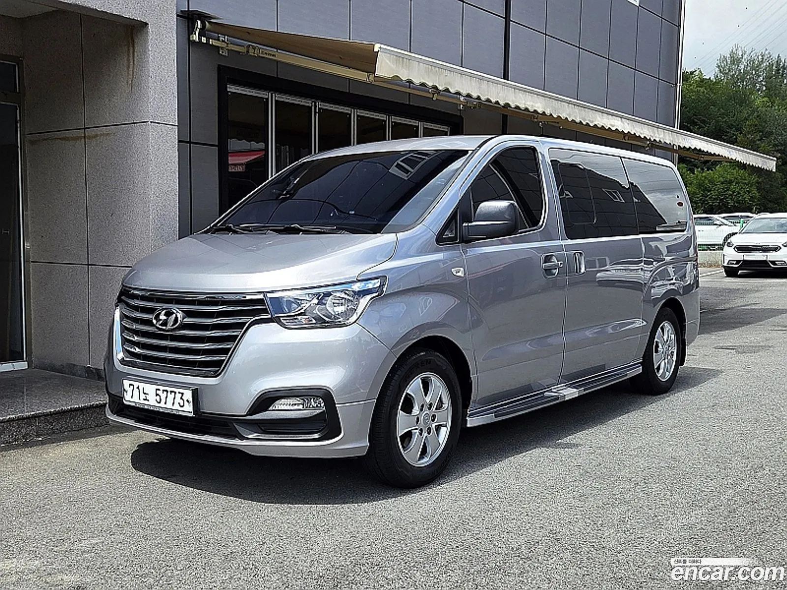 Hyundai Grand Starex 2018 — 16