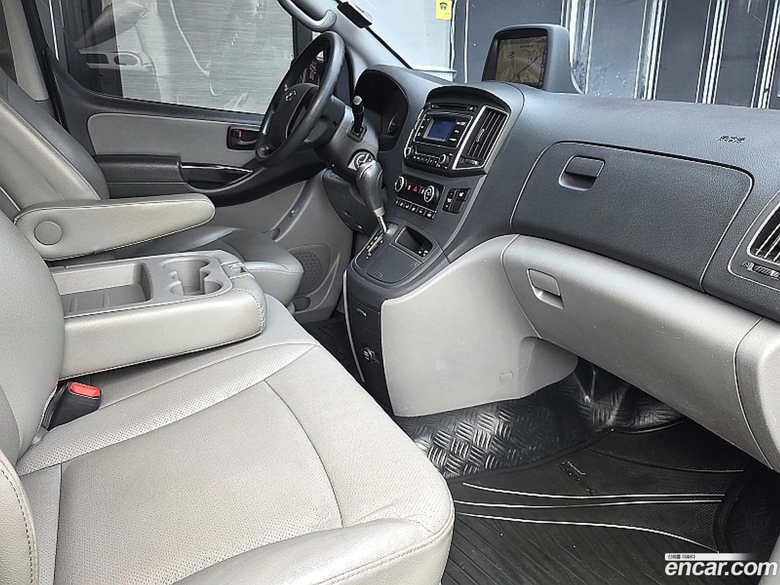Hyundai Grand Starex 2018 — 10