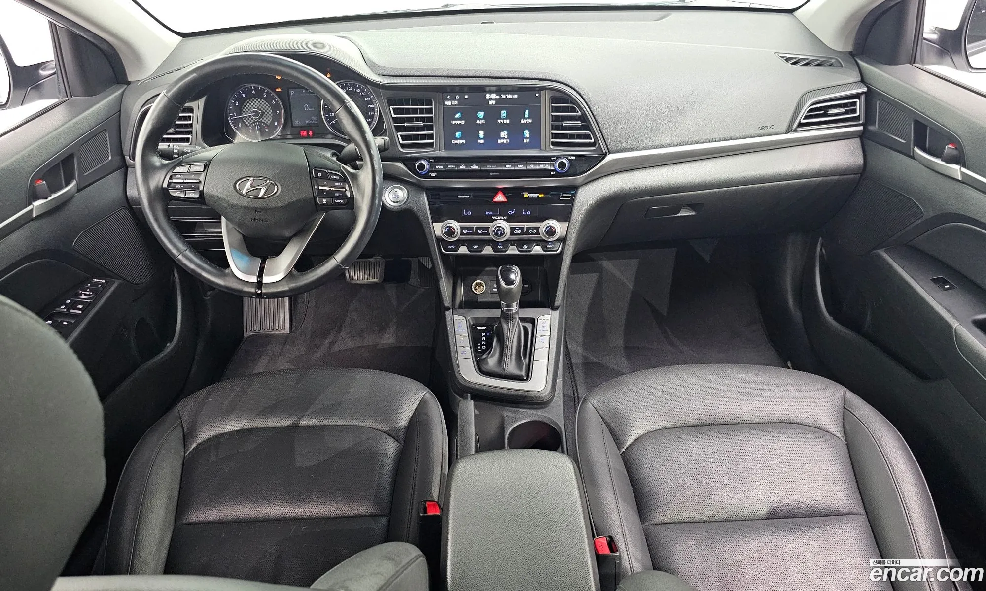 Hyundai Elantra AD 2019 — 10