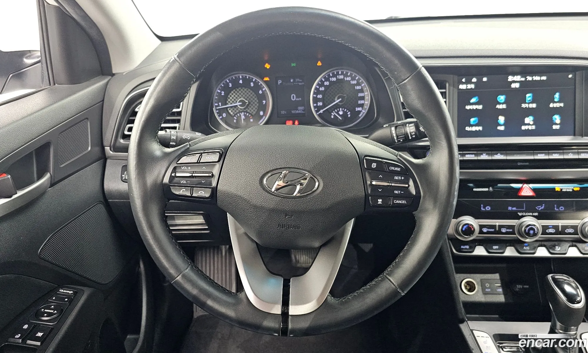 Hyundai Elantra AD 2019 — 11