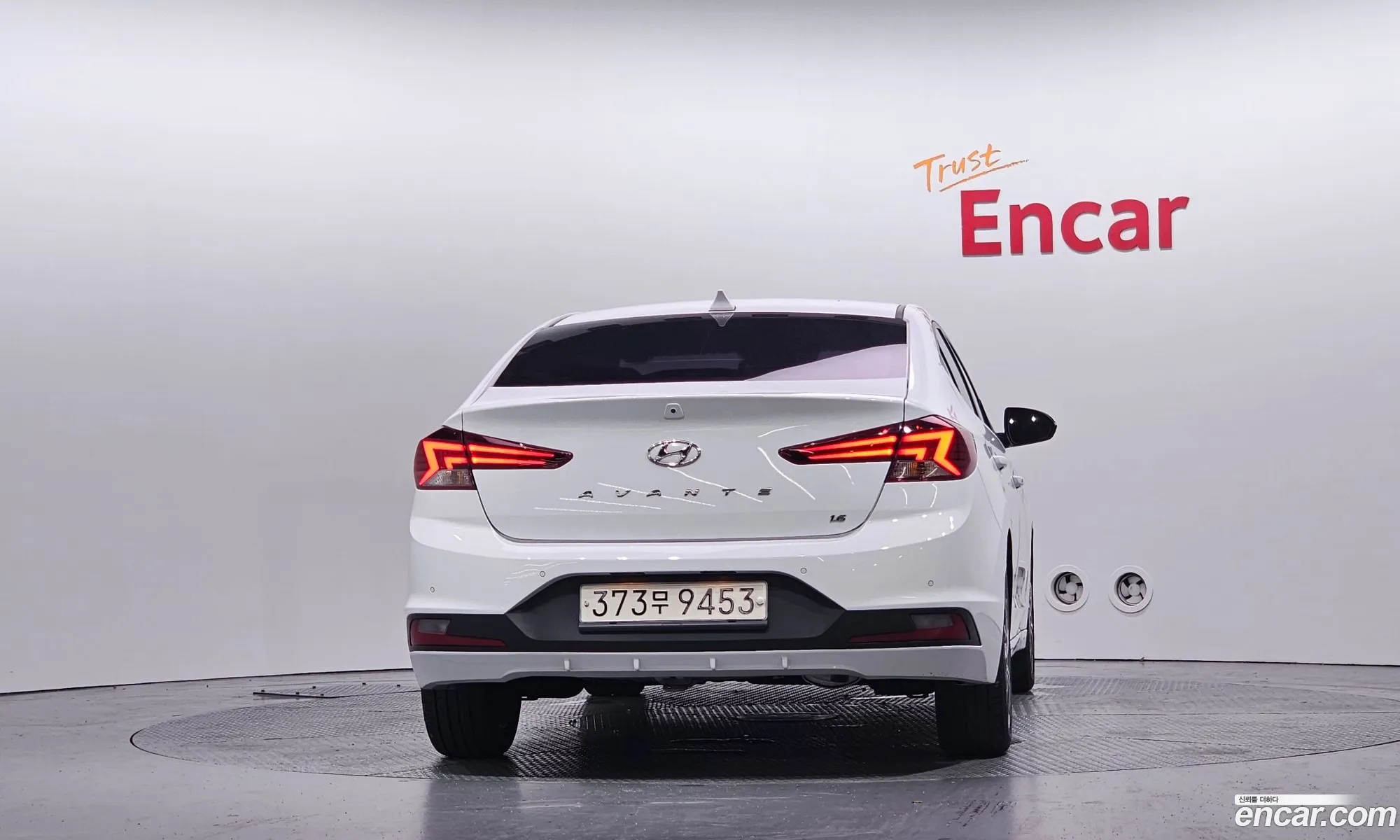 Hyundai Elantra AD 2019 — 9