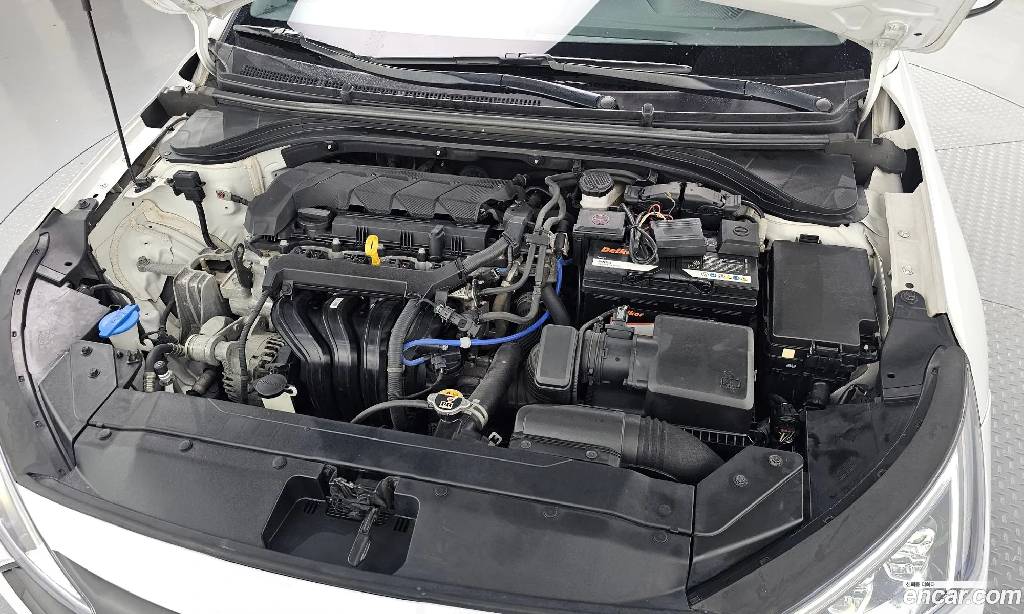 Hyundai Elantra AD 2019 — 5
