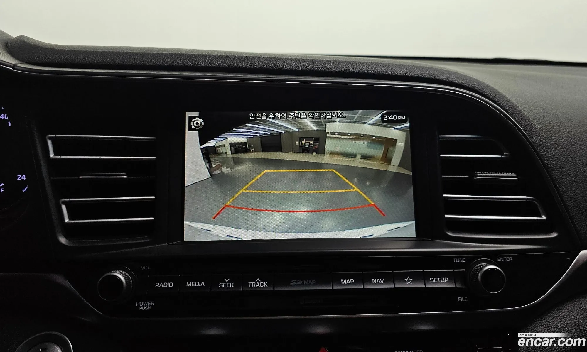 Hyundai Elantra AD 2019 — 18
