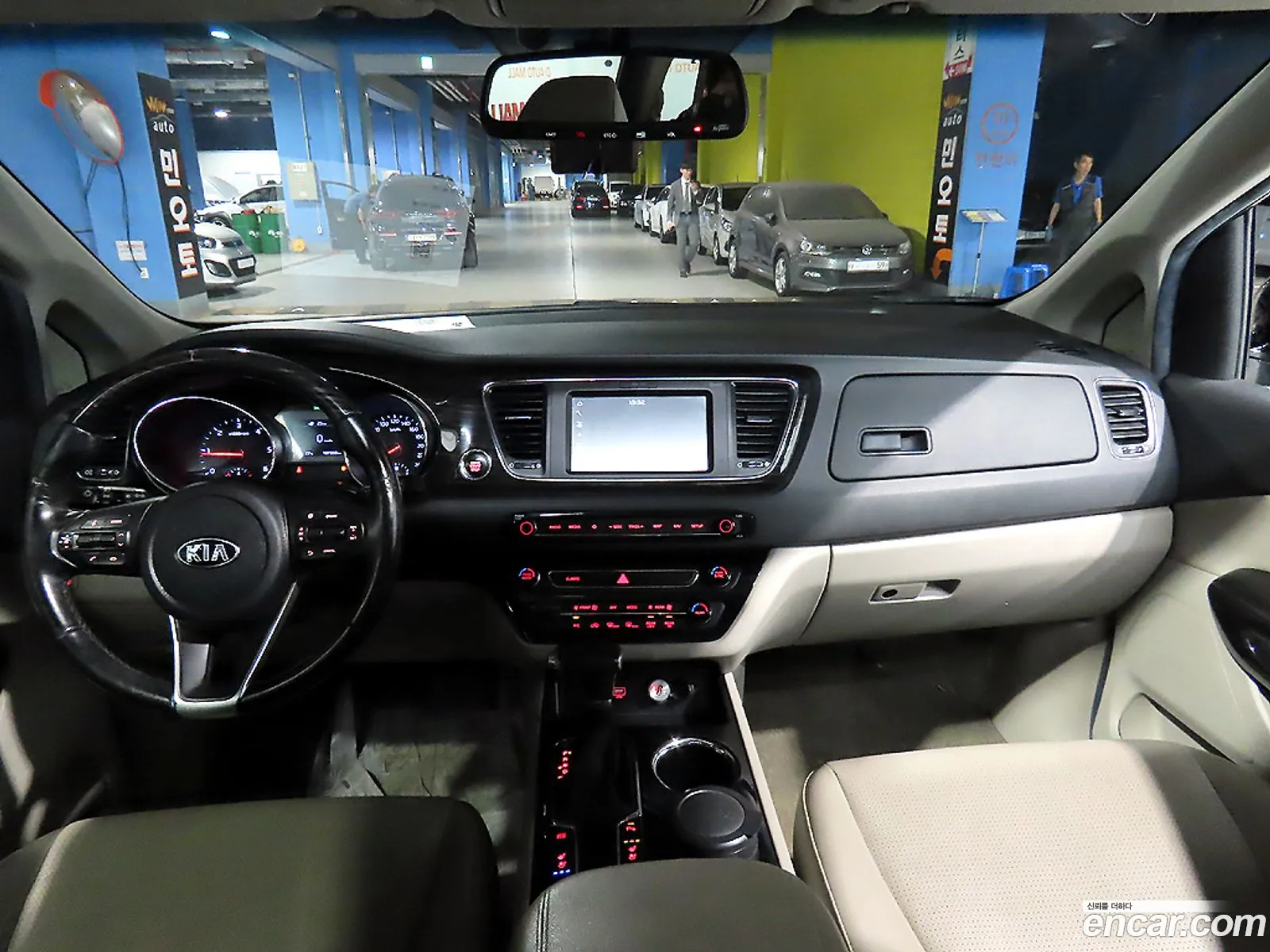 Kia Carnival 2019 — 18