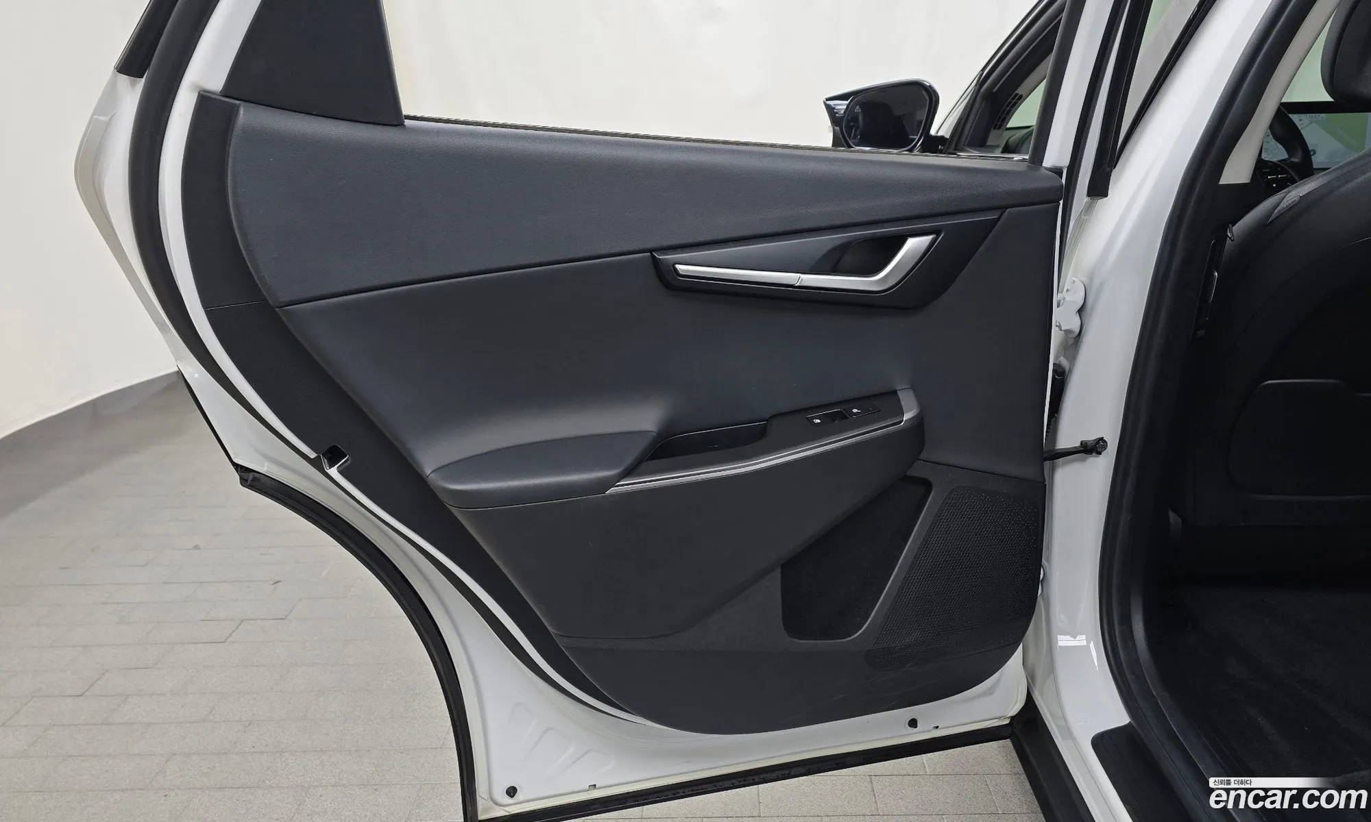 Kia EV6 2022 KNAC281AFPA104823 — 11