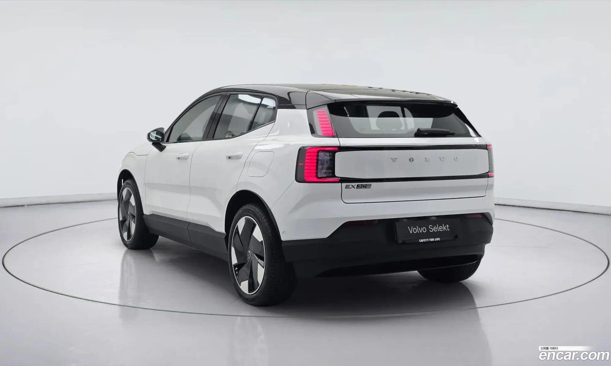 Volvo EX30 2025 — 18