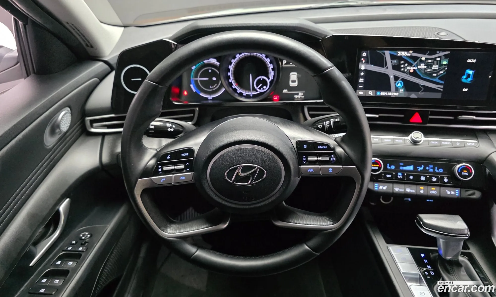 Hyundai Elantra Hybrid 2022 — 18