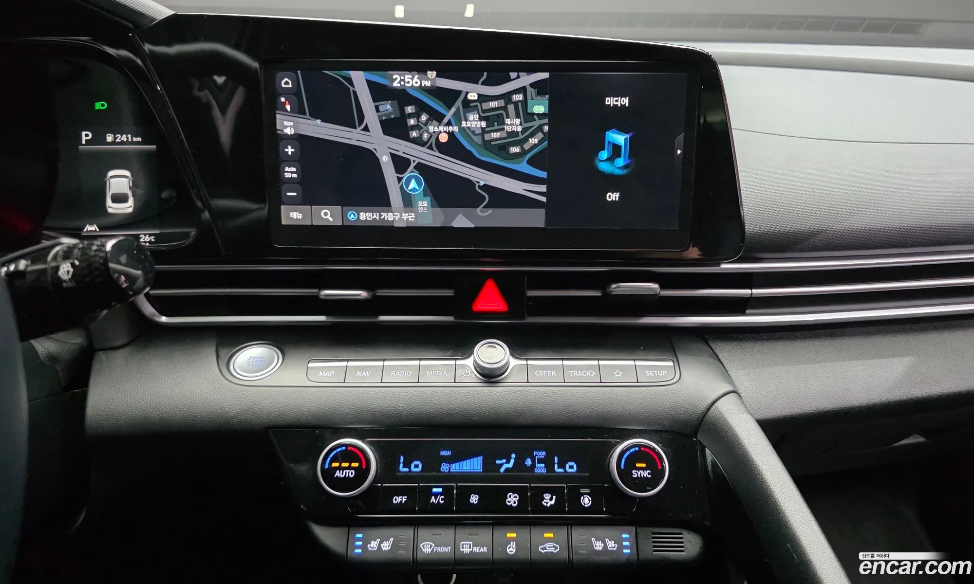 Hyundai Elantra Hybrid 2022 — 17