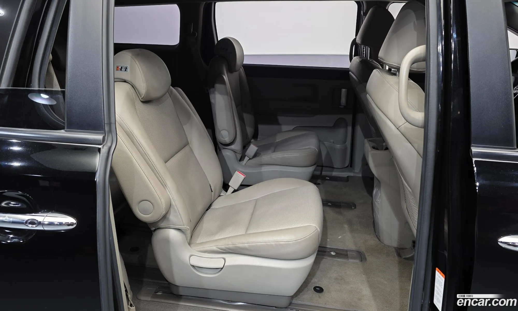 Kia Carnival 2019 KNAMB81ABKS537703 — 5