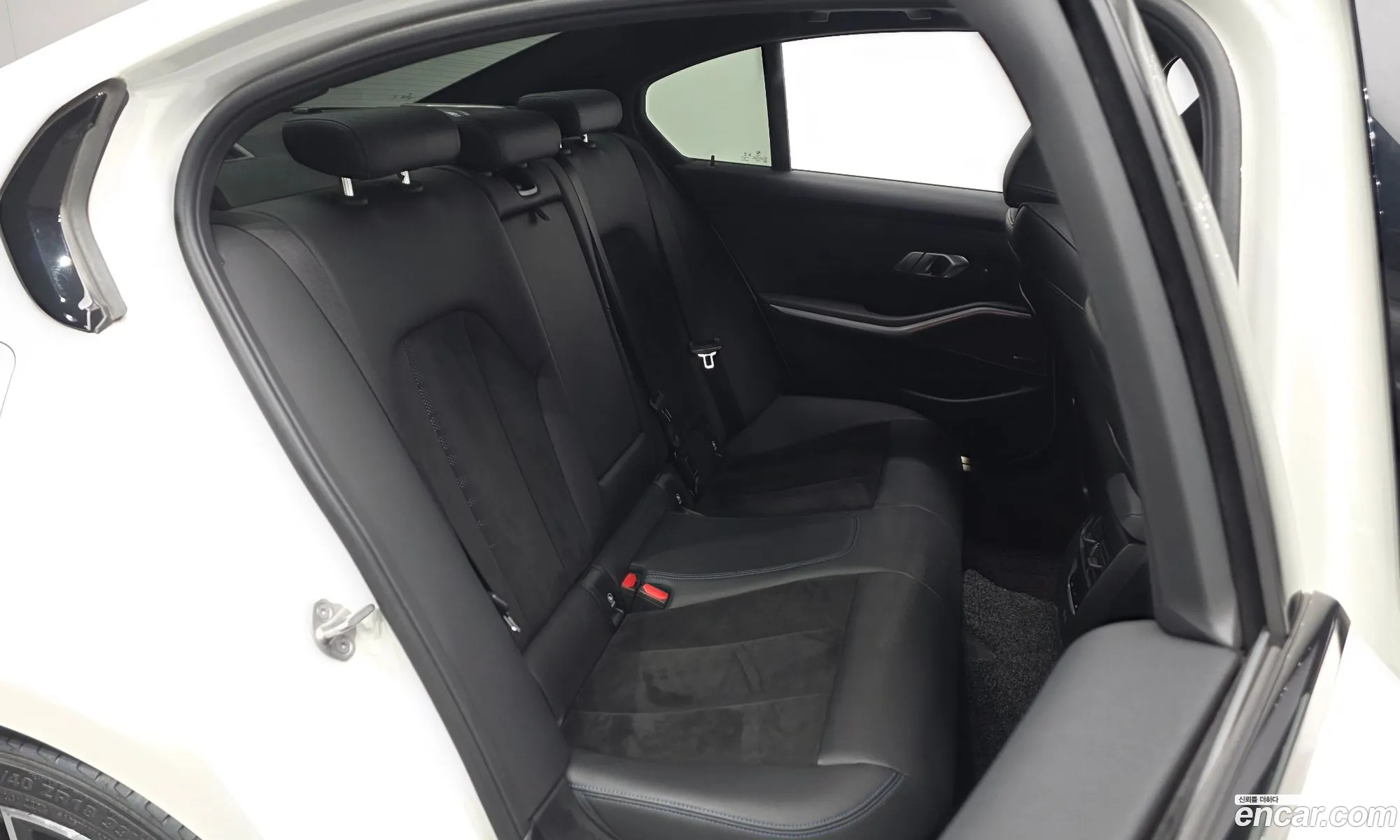 BMW 3 Series 2021 WBA5V5100MFK92512 — 2