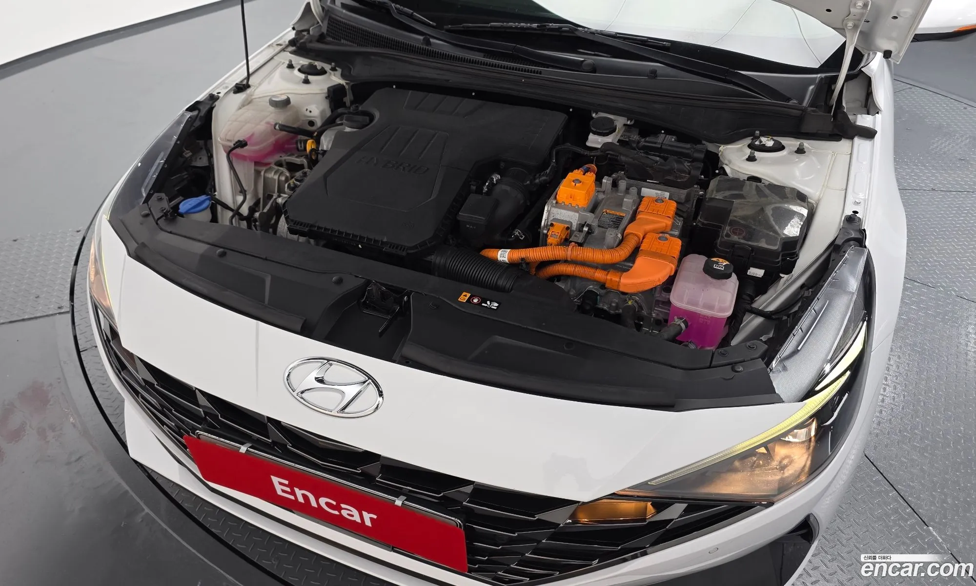 Hyundai Elantra Hybrid 2022 — 17