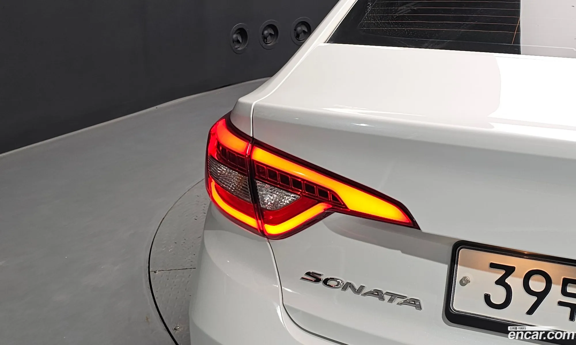 Hyundai LF Sonata 2016 — 22