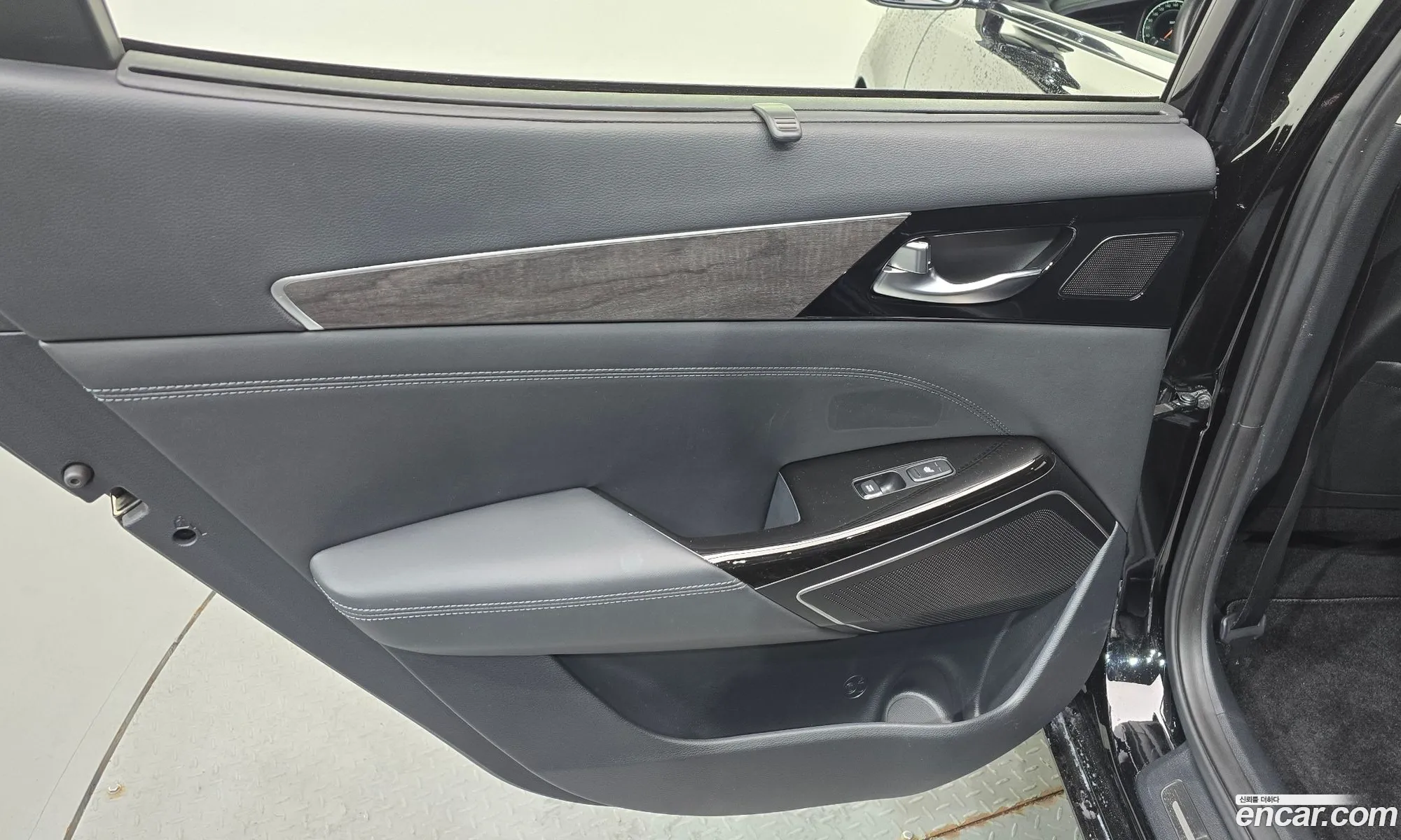 Kia K7 Premier 2019 KNALC41BBLA201261 — 25