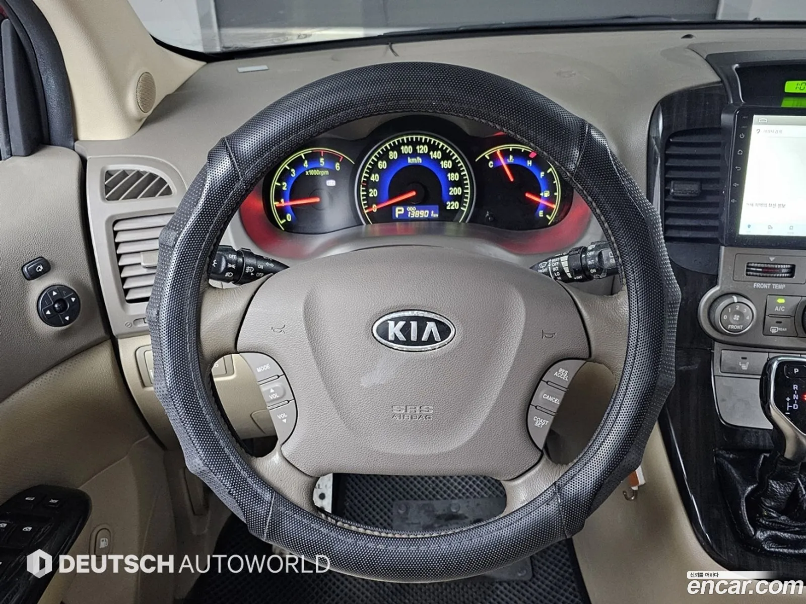 Kia Carnival R 2011 — 18
