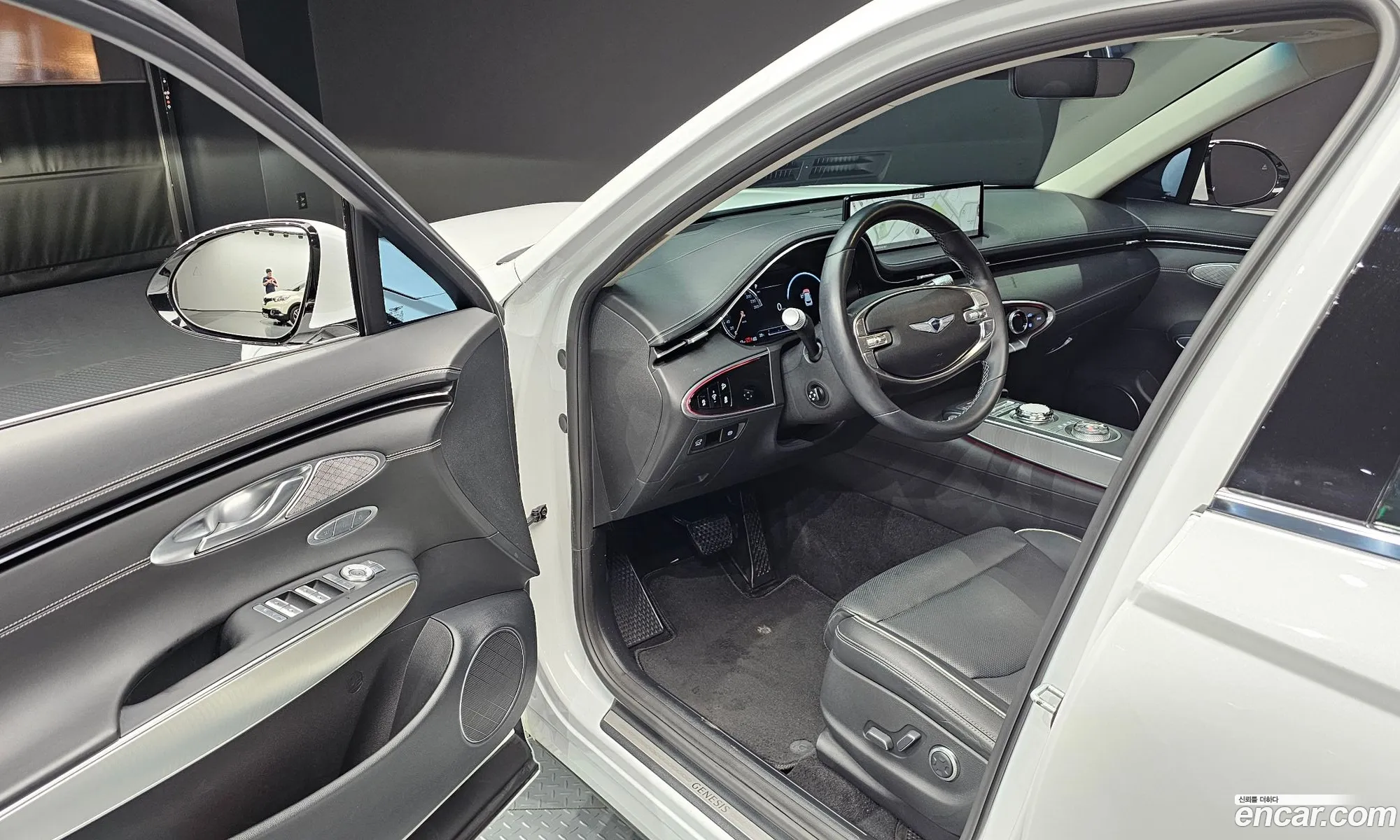 Genesis GV70 2021 — 26