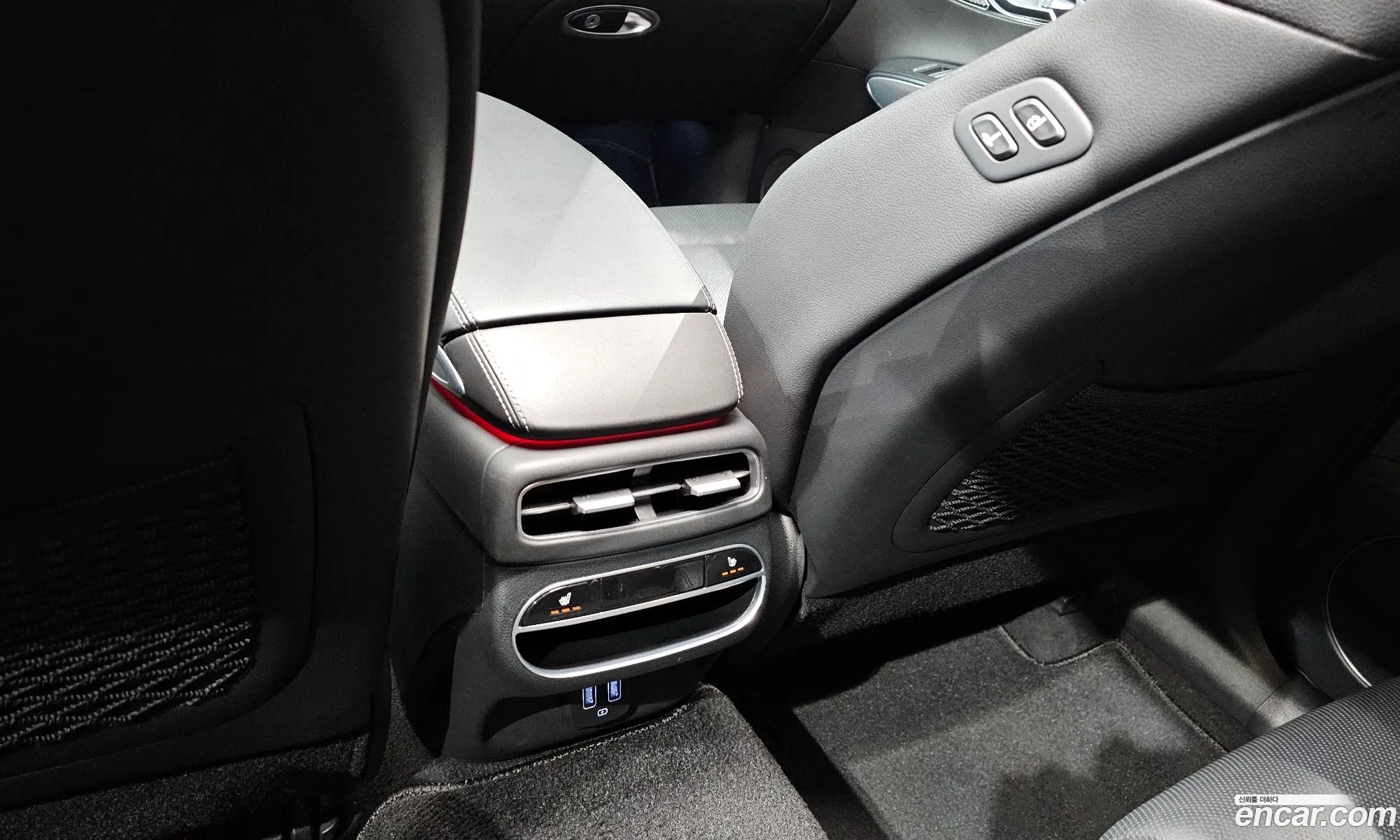Genesis GV70 2021 — 12