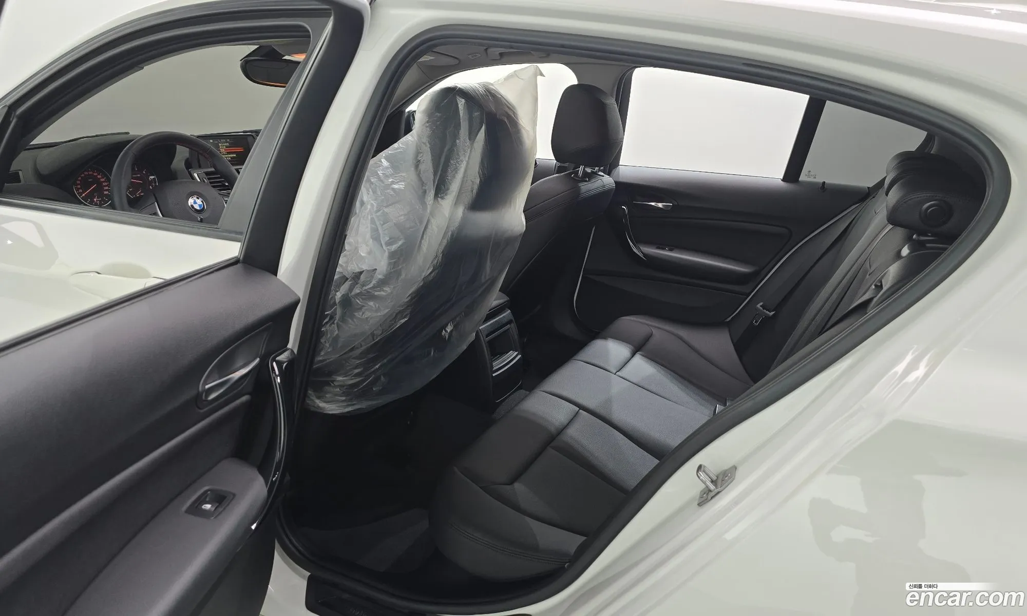 BMW 1 Series 2016 WBA1S5107G5D24313 — 14