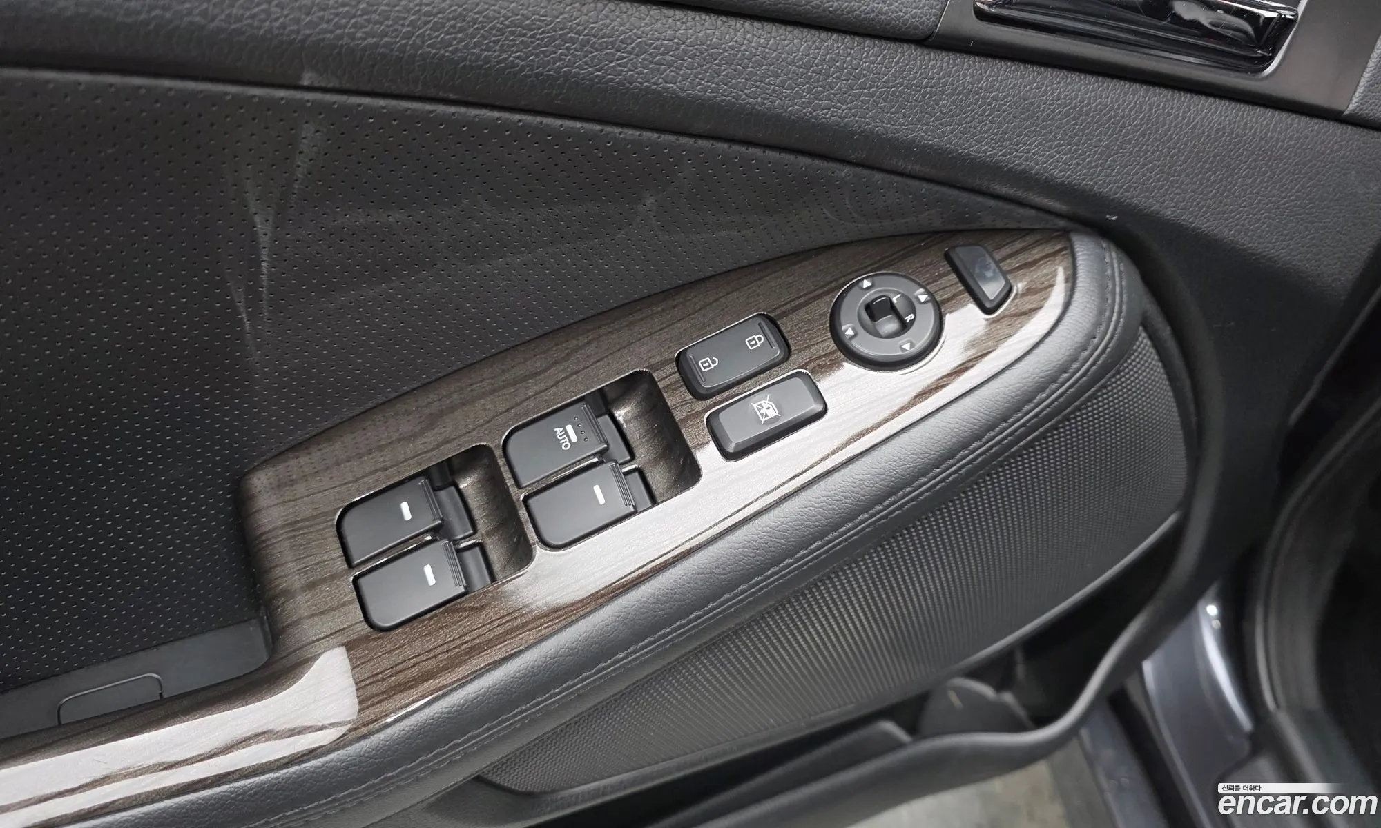 Kia K5 2011 KNAGN415BBA095883 — 9