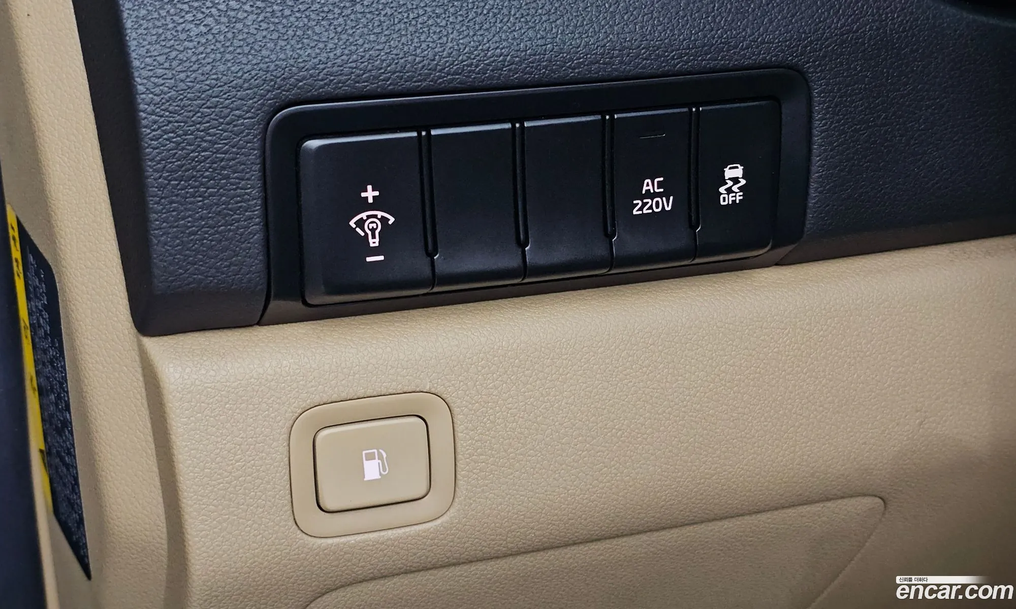 Kia Carnival 2016 KNAMC81ABGS225605 — 12