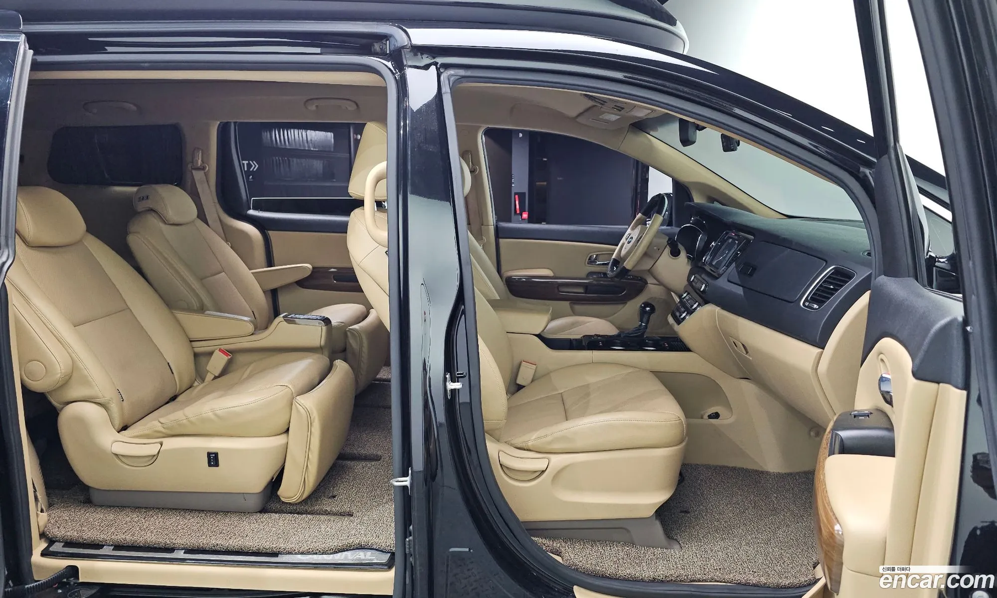 Kia Carnival 2016 KNAMC81ABGS225605 — 9
