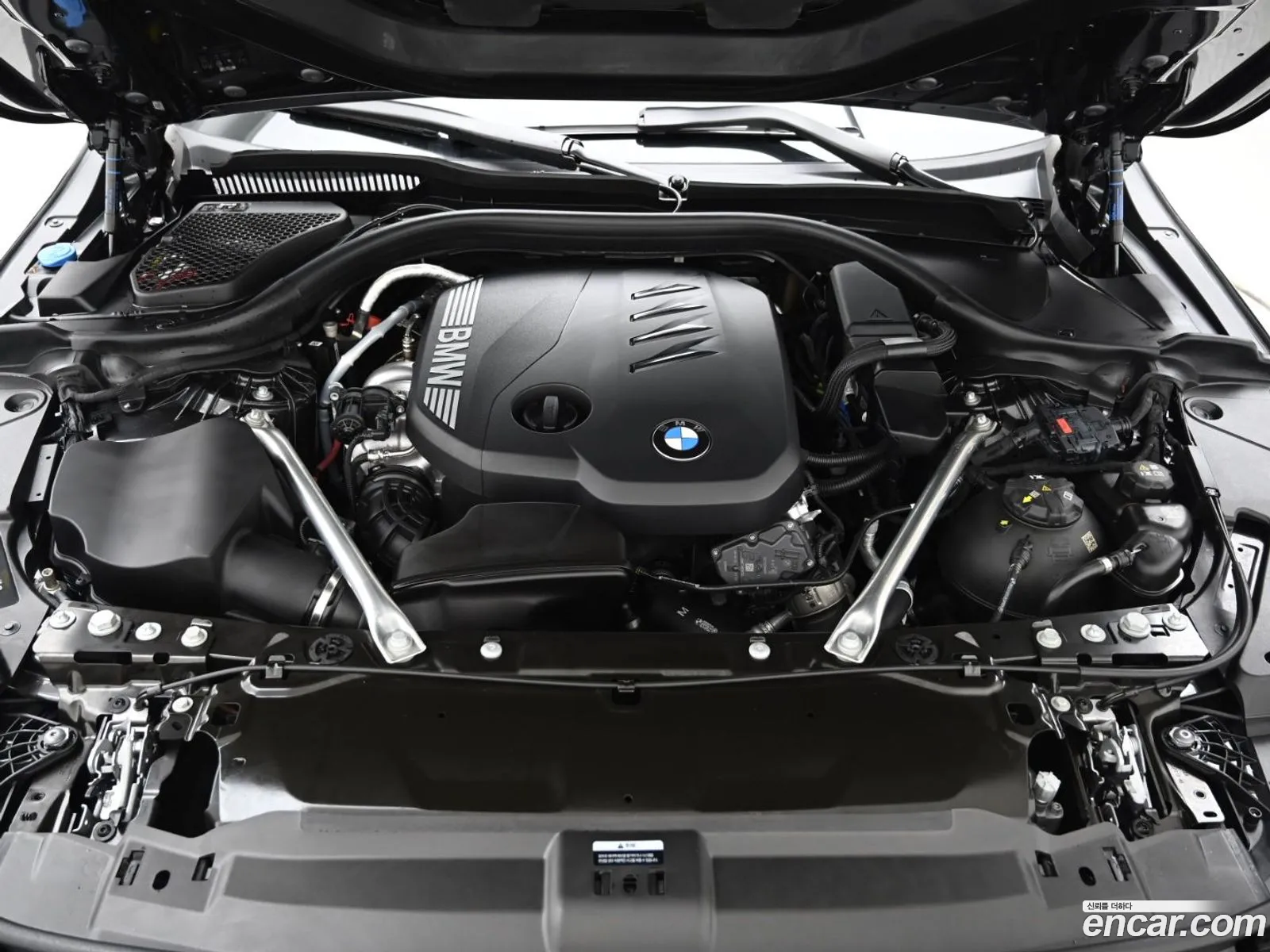 BMW 5 Series 2025 — 12