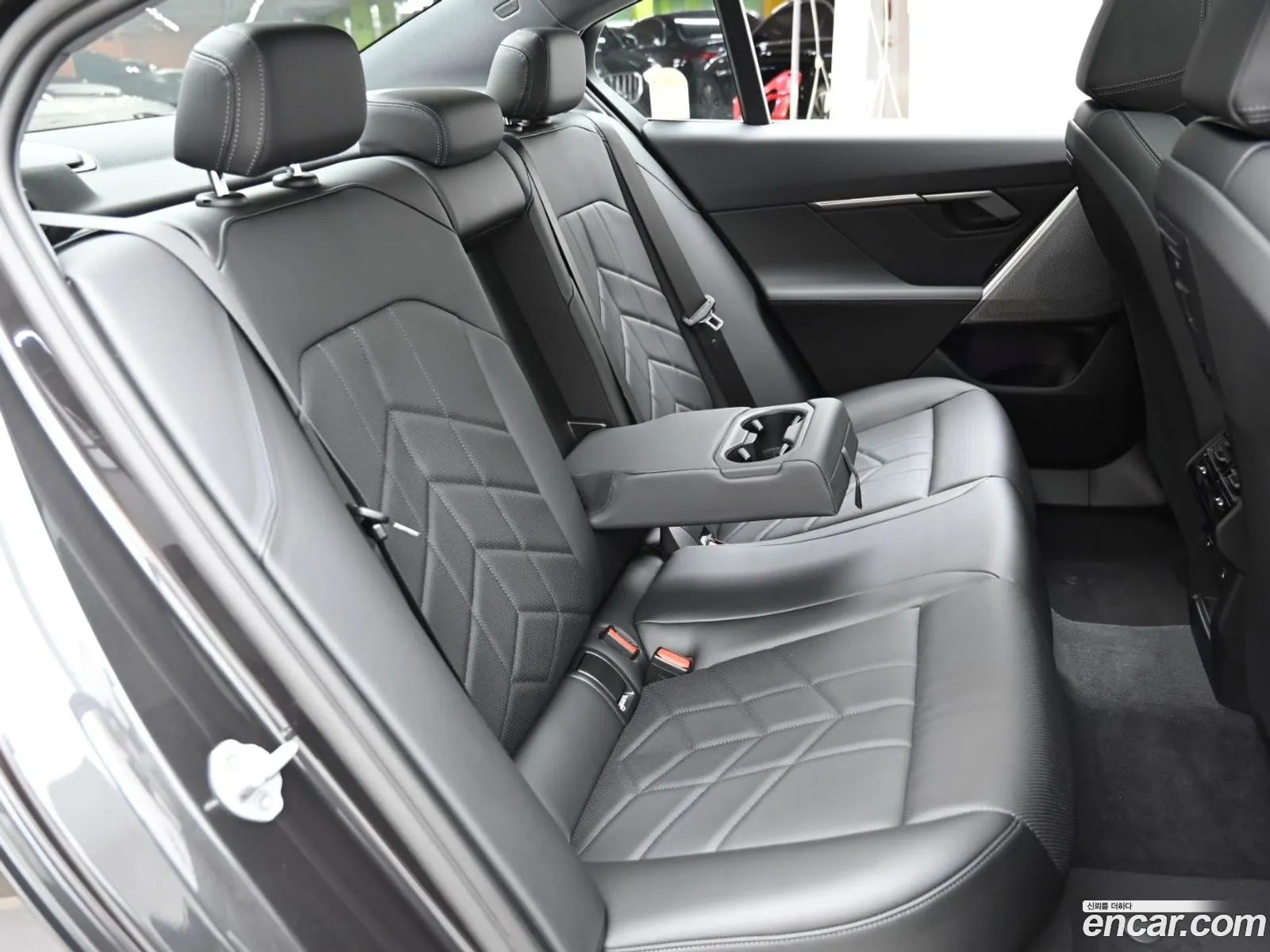 BMW 5 Series 2025 — 11