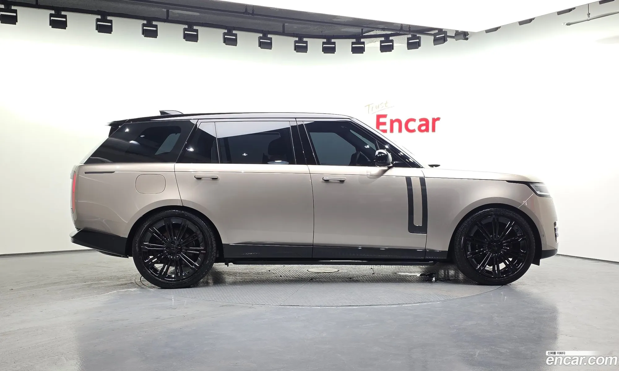 Land Rover Range Rover 2026 SALKABB9 — 13