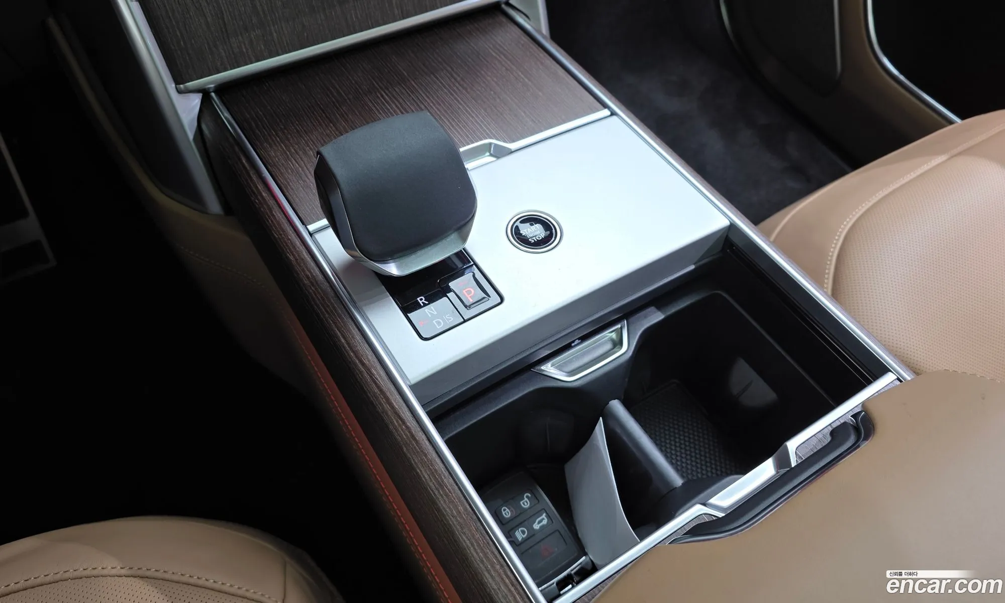 Land Rover Range Rover 2026 SALKABB9 — 11
