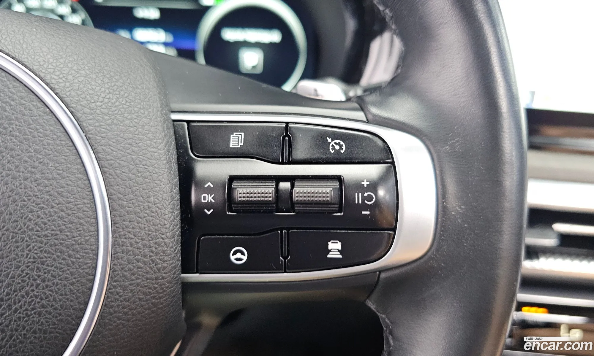 Kia K5 Hybrid 2021 — 17