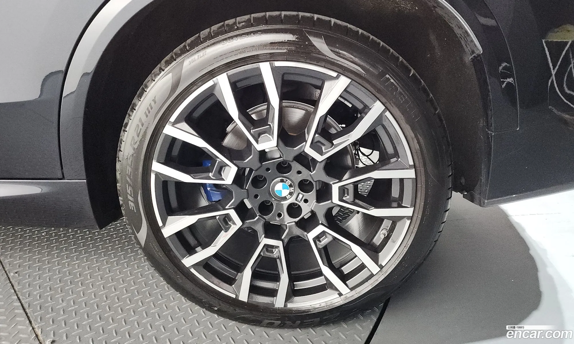 BMW X5 2023 — 2