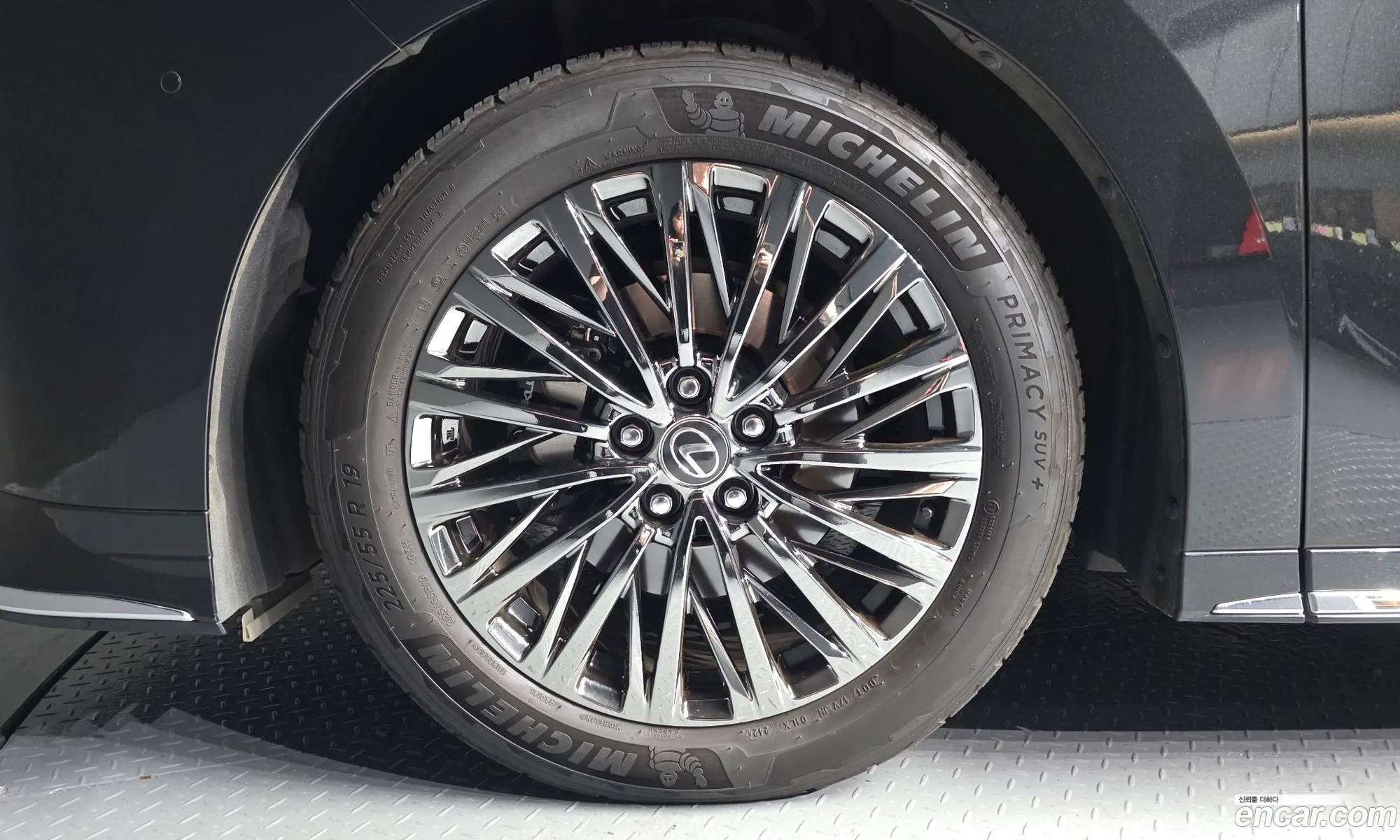 Lexus LM 2024 JTHAAAAD8S5003774 — 7