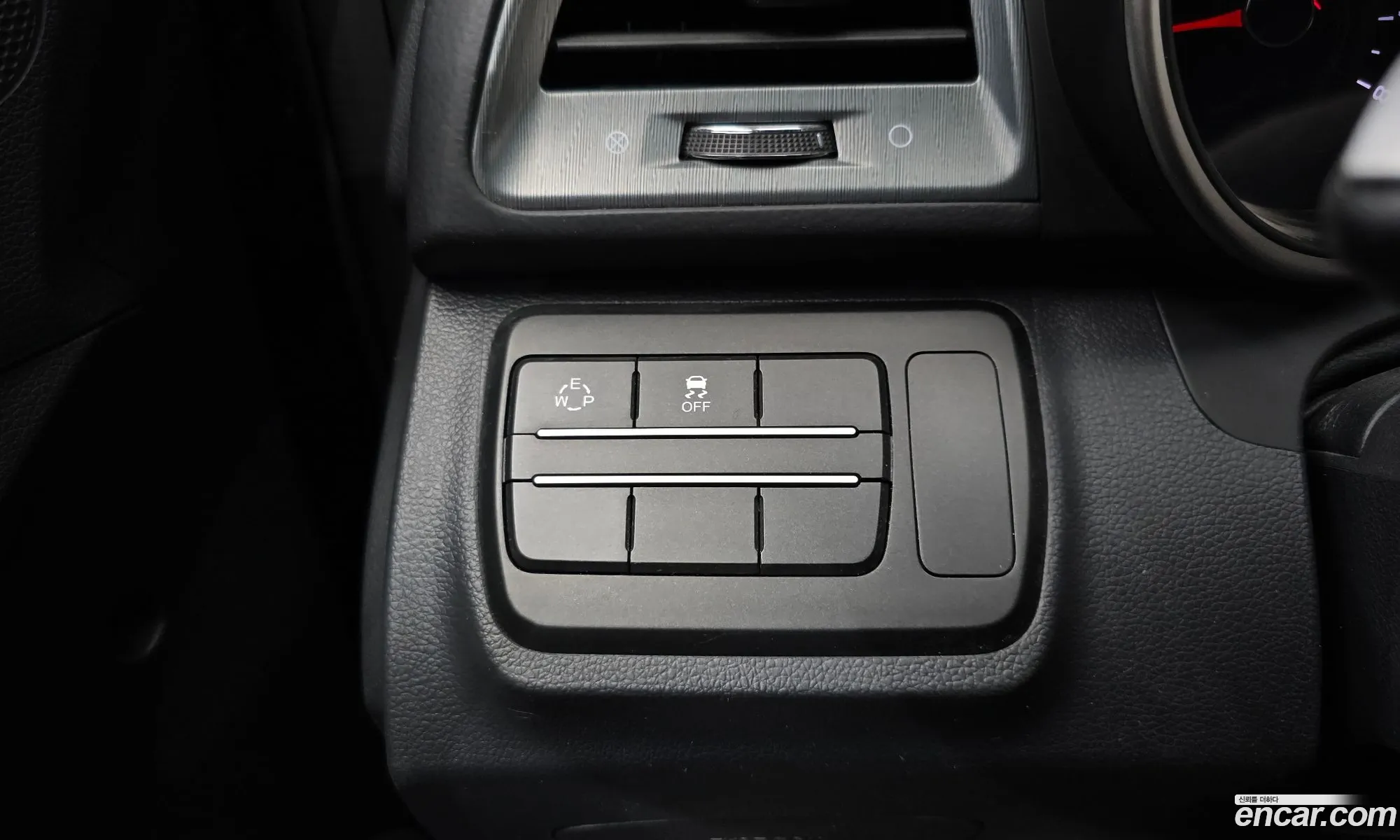 KG Mobility (SsangYong) Tivoli Armour 2018 — 20