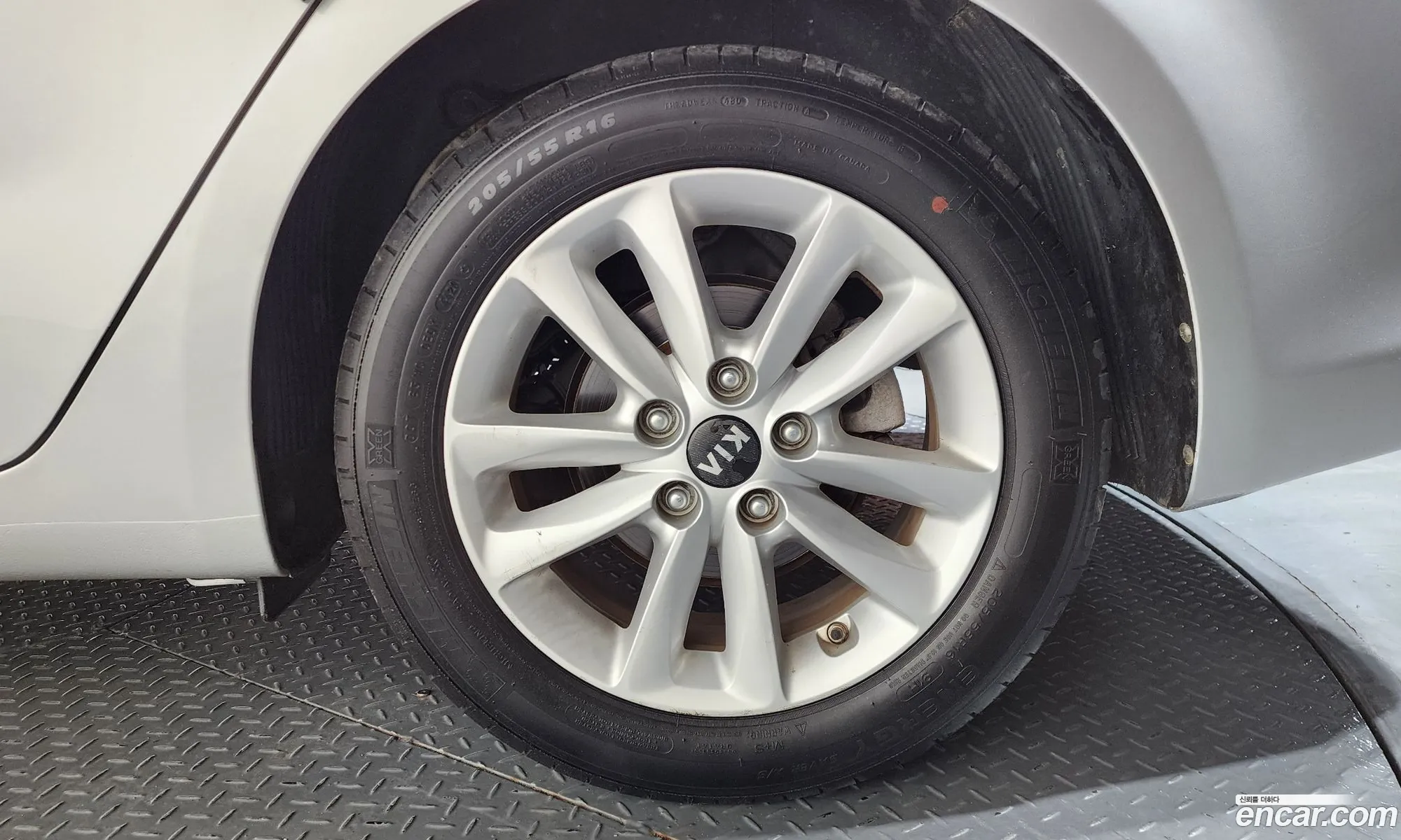 Kia K3 2016 KNAFK412BGA944637 — 4