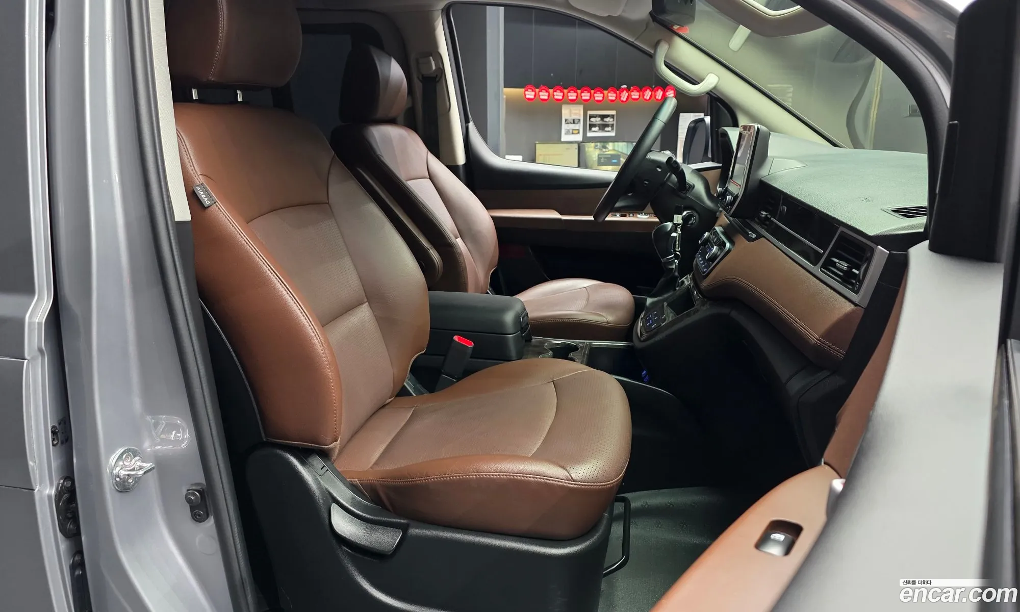 Hyundai Grand Starex 2020 — 27