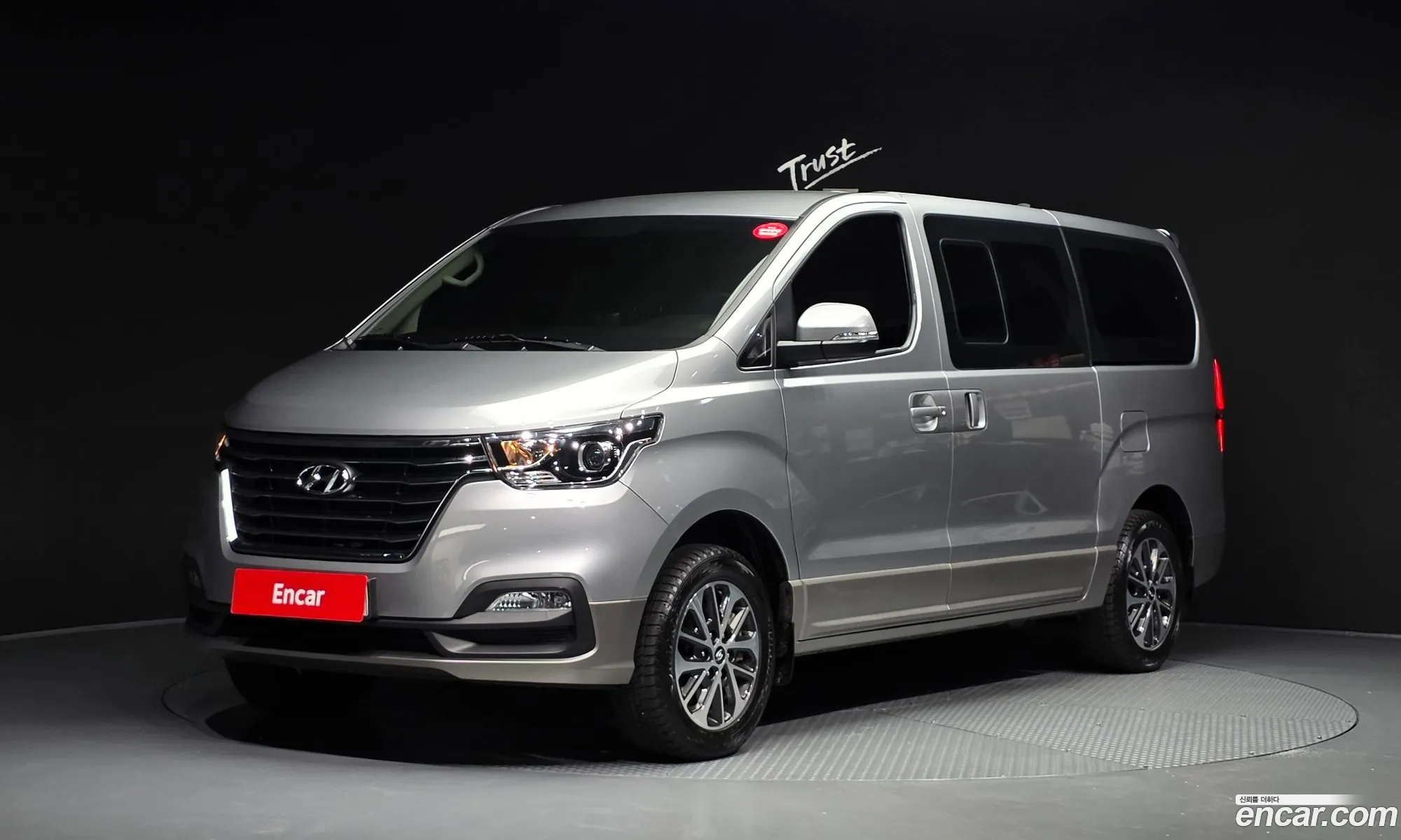 Hyundai Grand Starex 2020 — 18