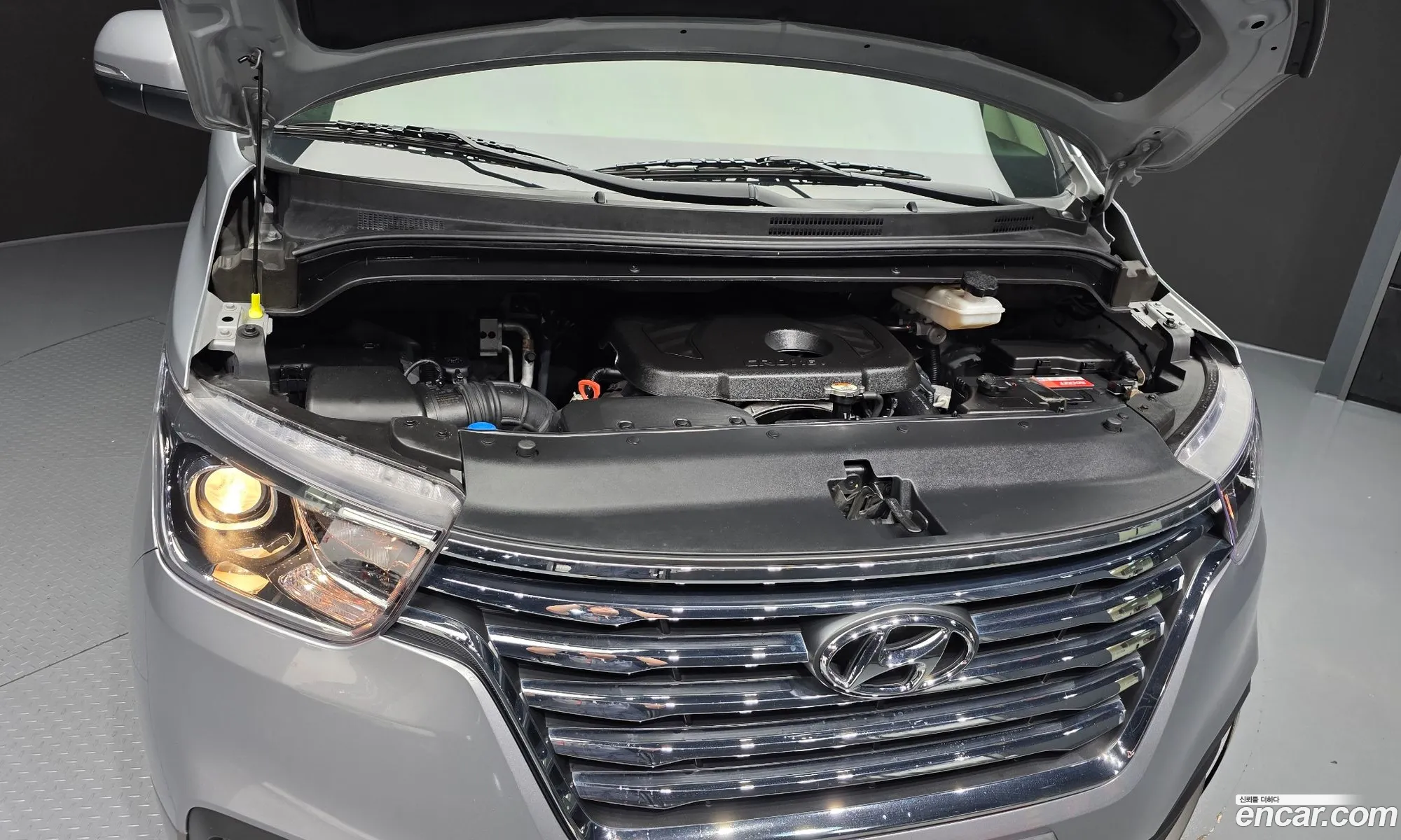 Hyundai Grand Starex 2020 — 17
