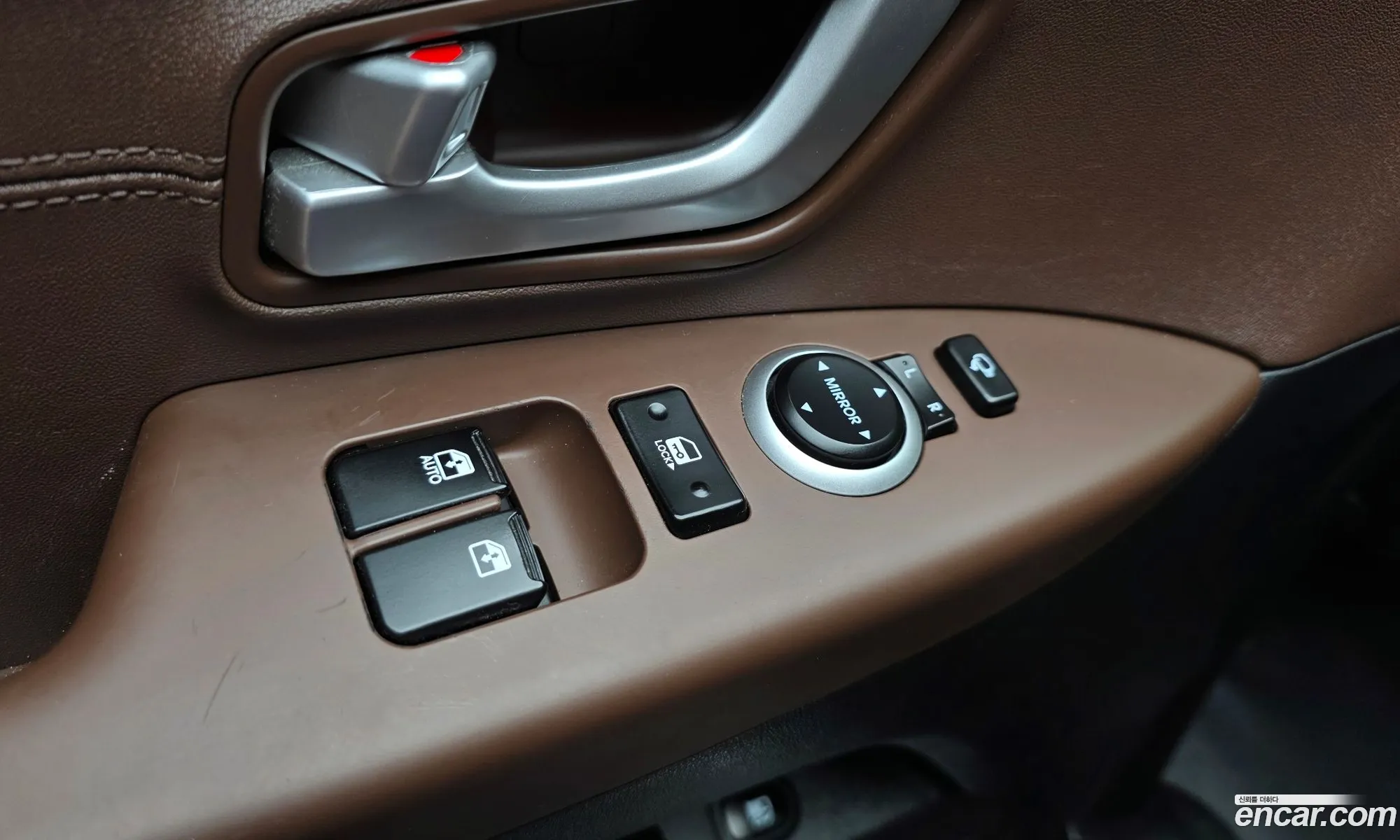 Hyundai Grand Starex 2020 — 15