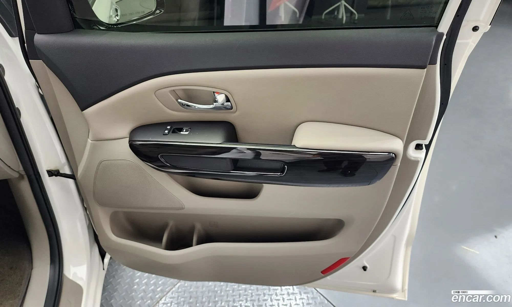 Kia Carnival 2019 KNAMC81ABLS634371 — 25
