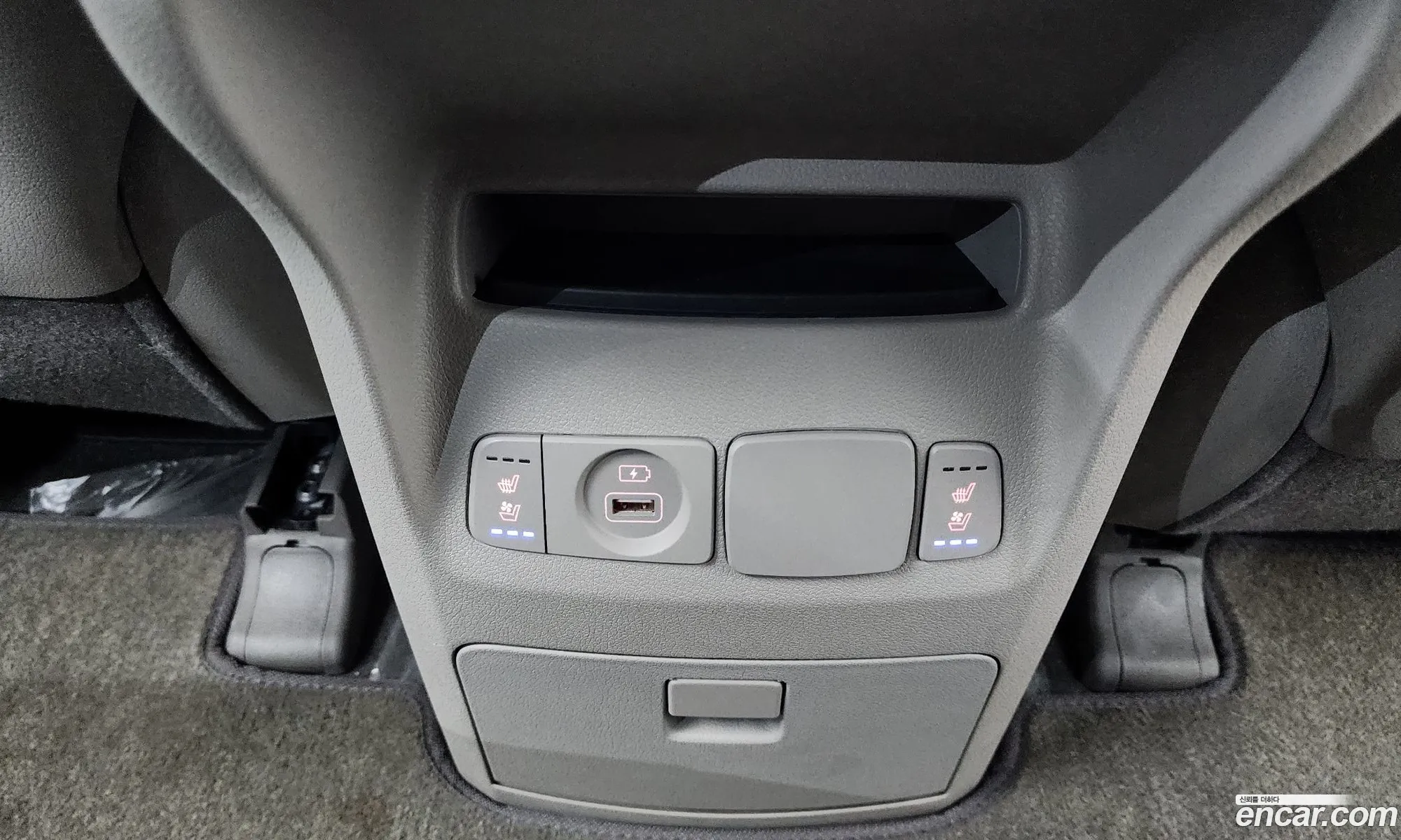 Kia Carnival 2019 KNAMC81ABLS634371 — 19