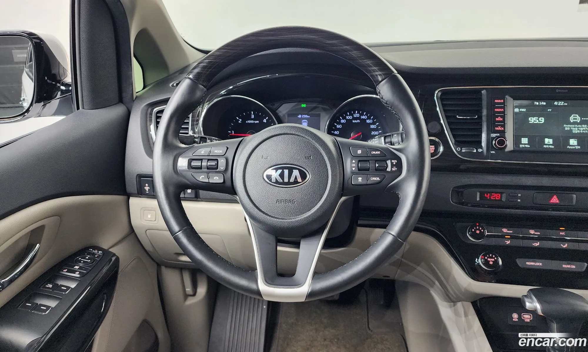 Kia Carnival 2019 KNAMC81ABLS634371 — 22