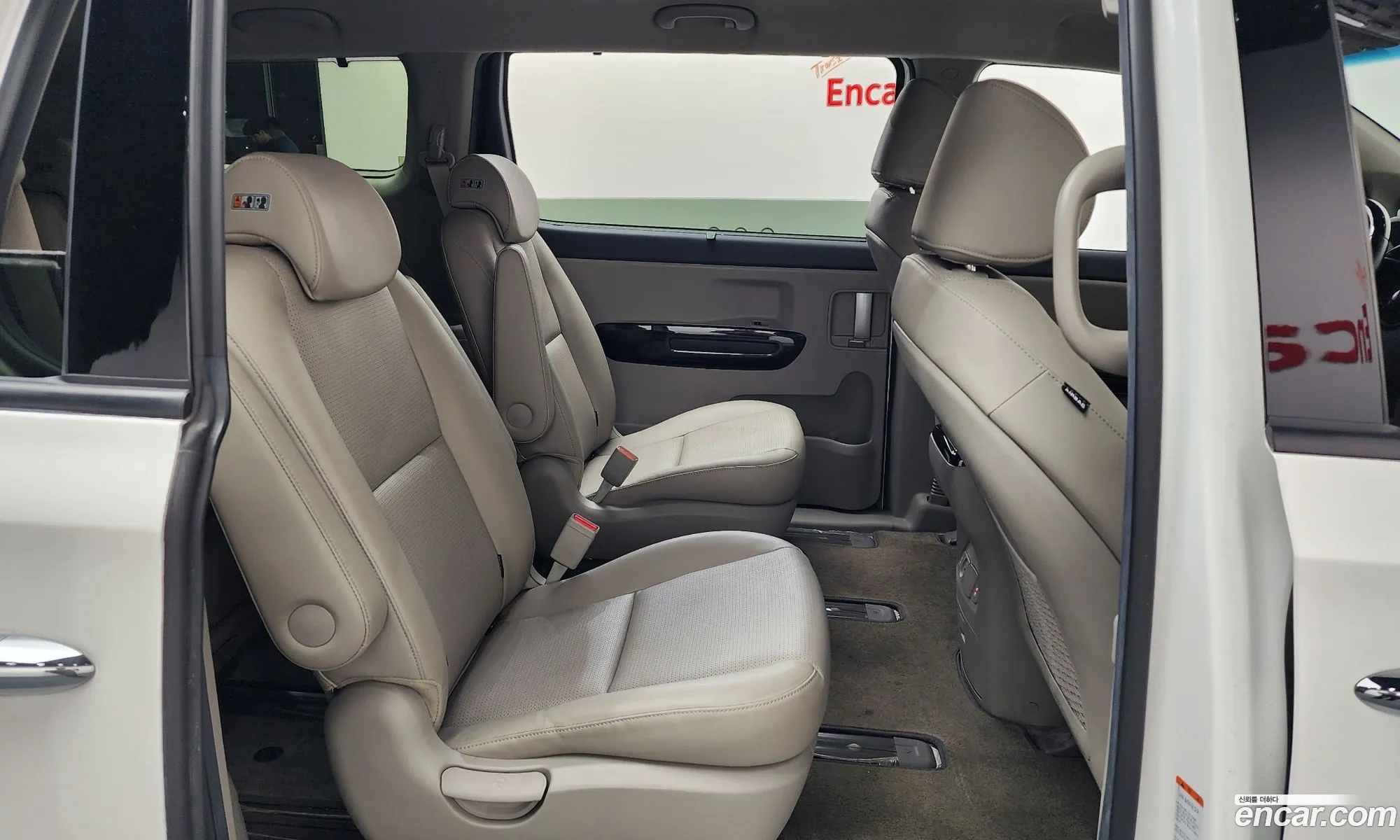 Kia Carnival 2019 KNAMC81ABLS634371 — 7