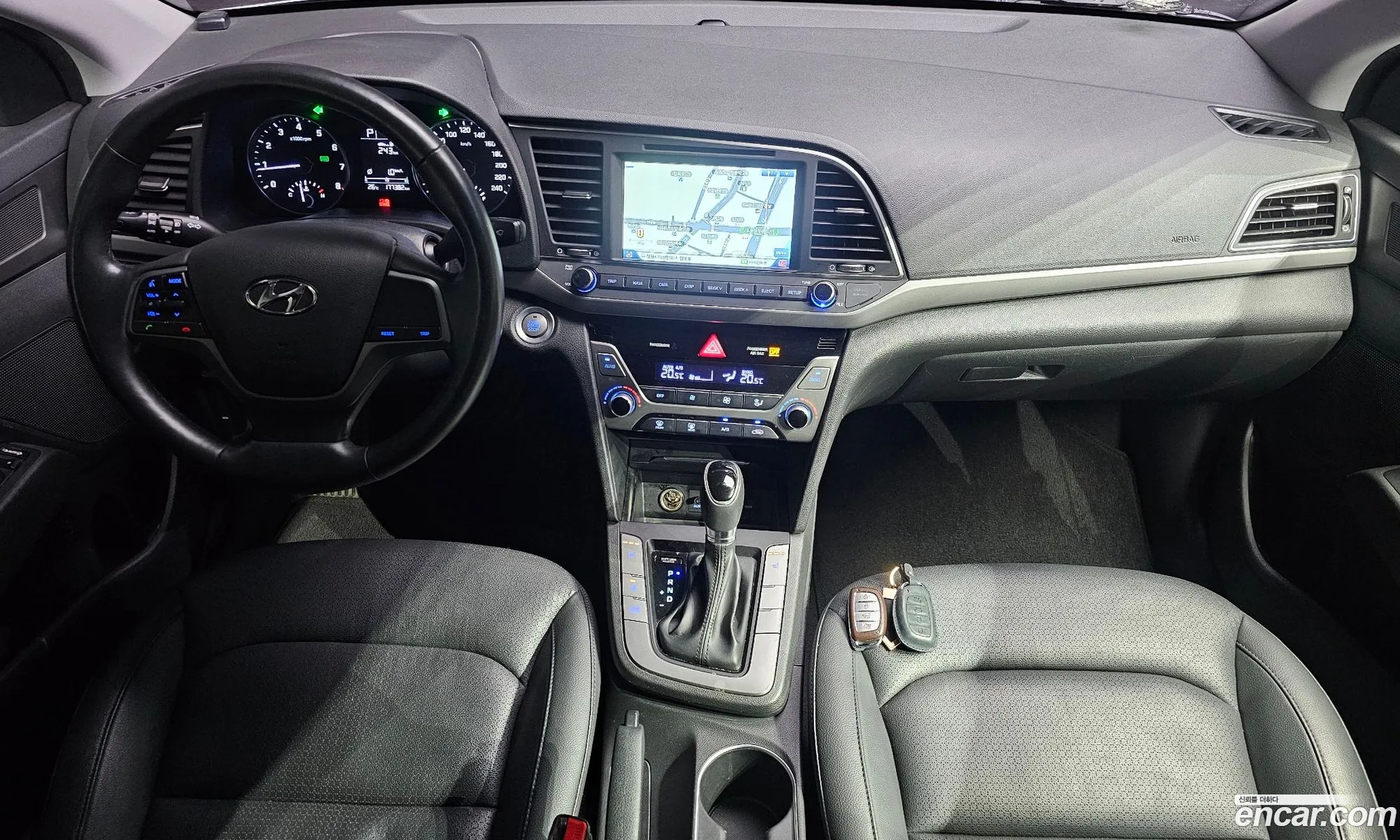 Hyundai Elantra AD 2016 — 16