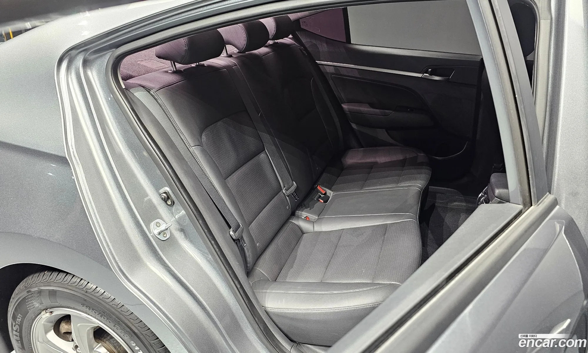 Hyundai Elantra AD 2016 — 31
