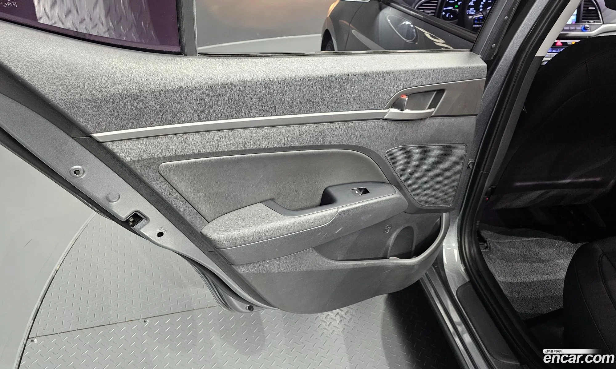 Hyundai Elantra AD 2016 — 18