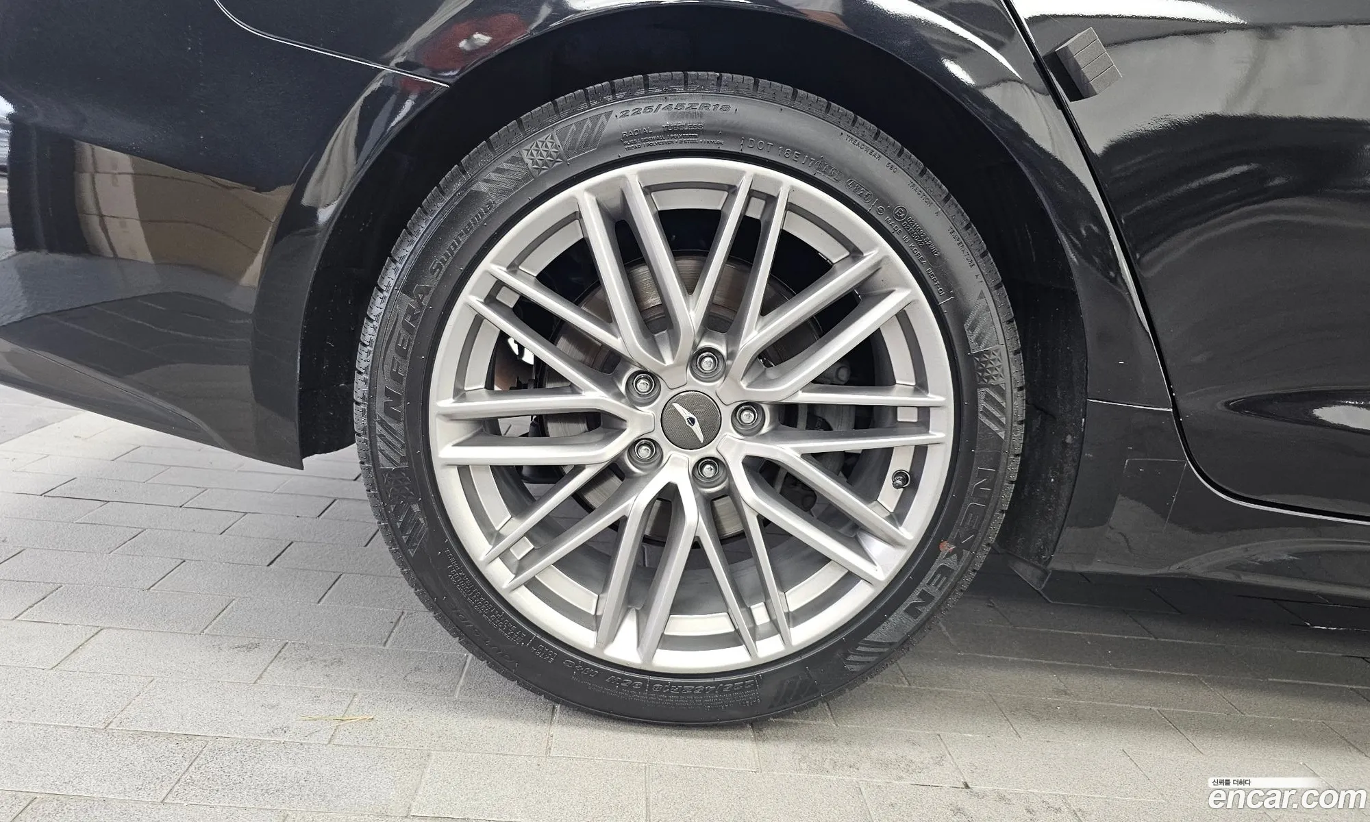 Genesis G70 2019 — 12