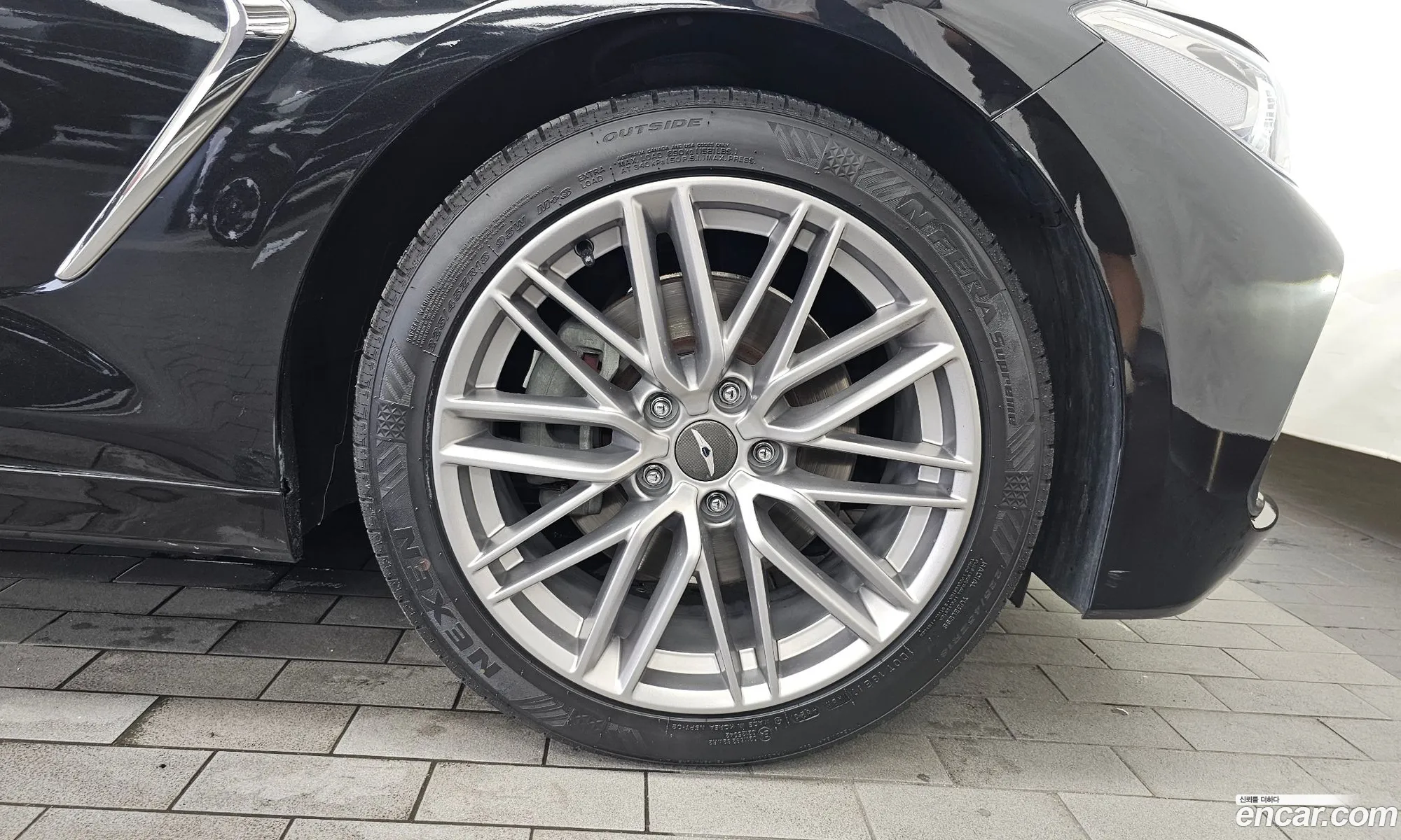 Genesis G70 2019 — 25