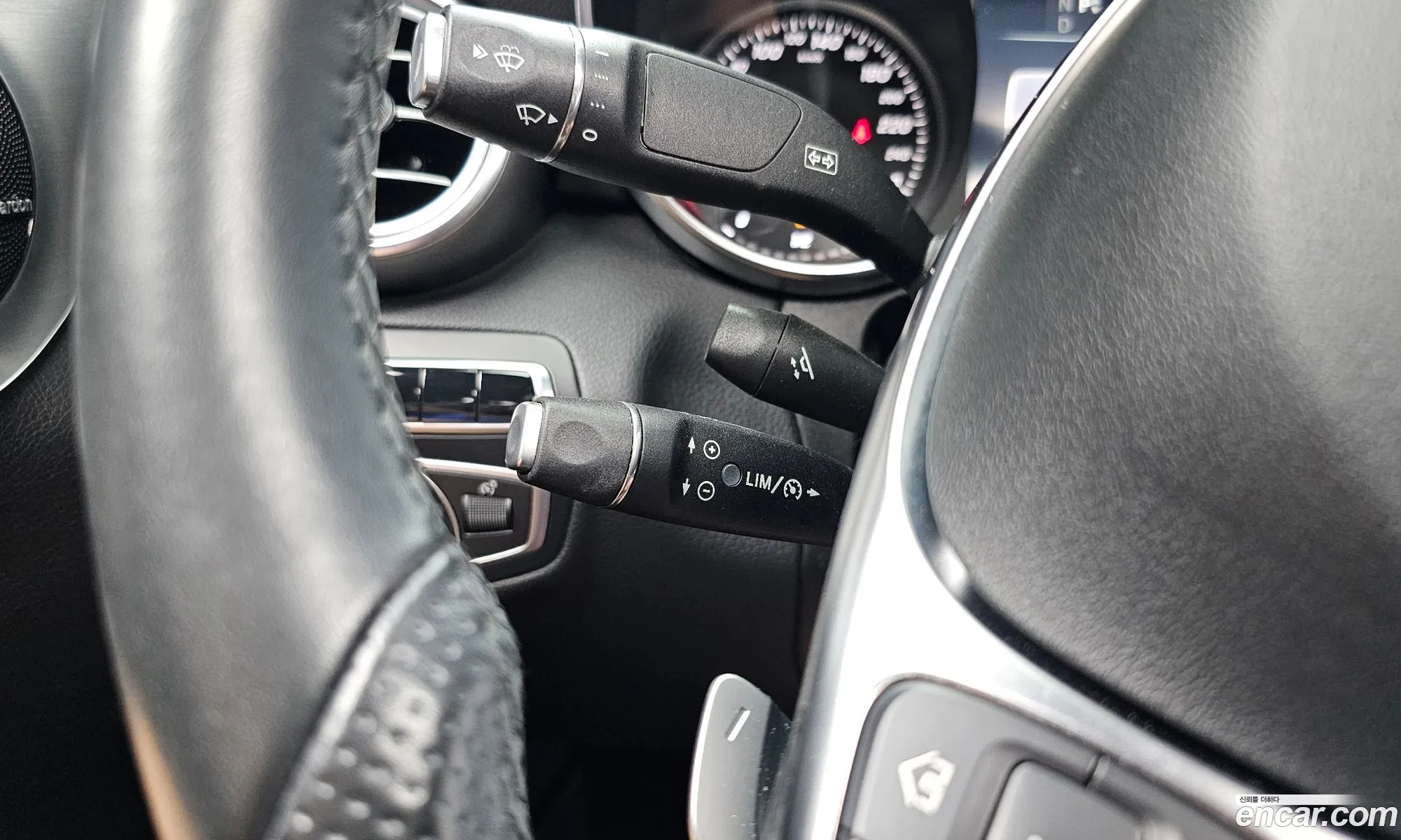 Mercedes-Benz C-Class W205 2016 — 13