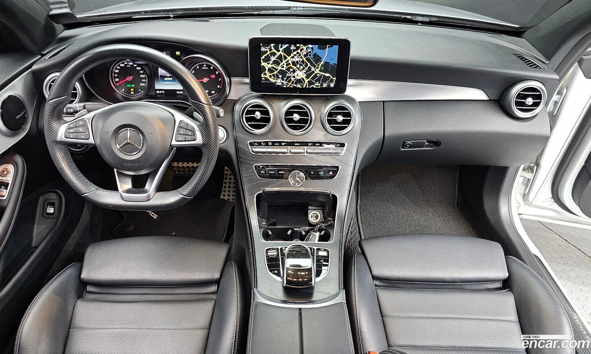 Mercedes-Benz C-Class W205 2016 — 12