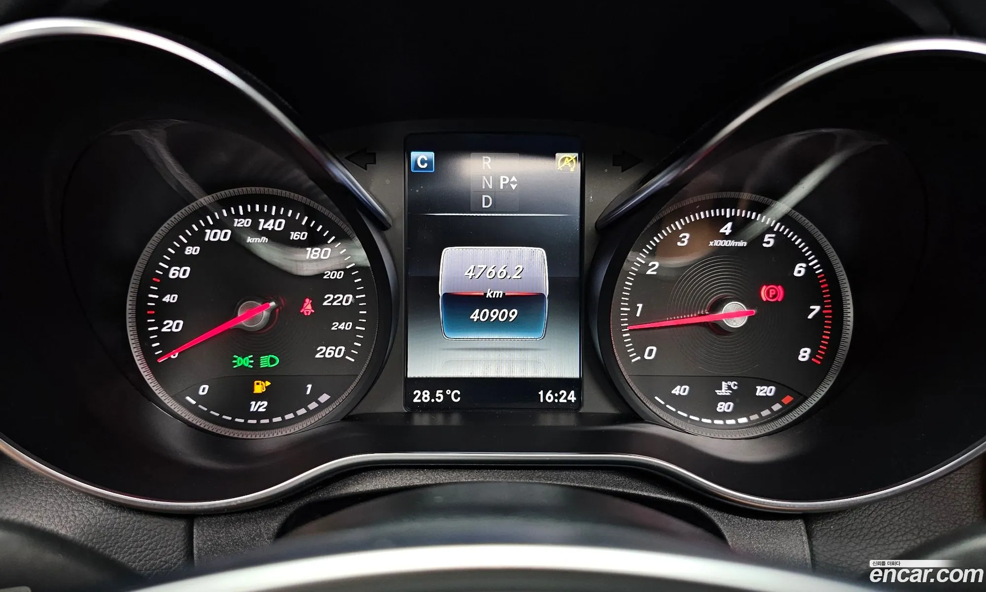 Mercedes-Benz C-Class W205 2016 — 10